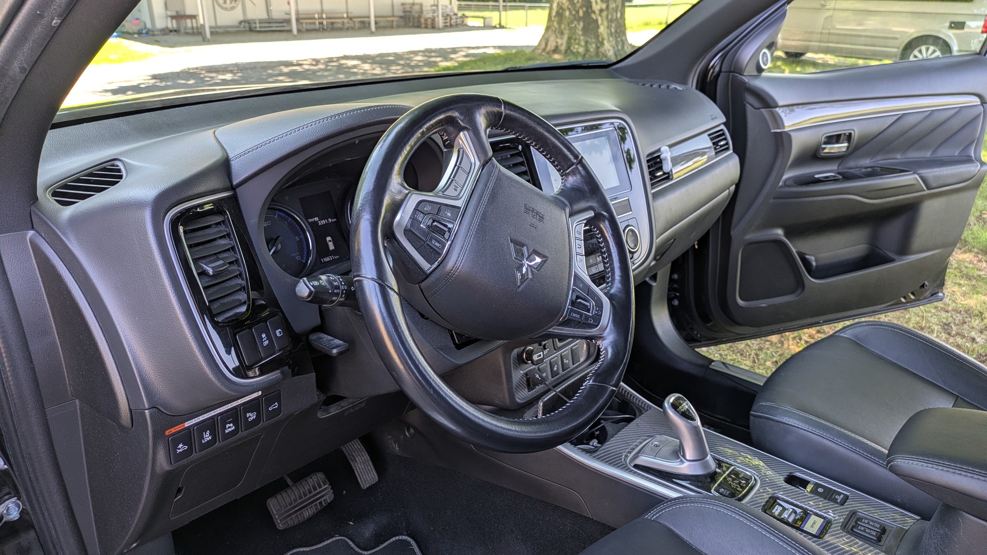 MITSUBISHI Outlander 2.4 PHEV Diamond-image-2