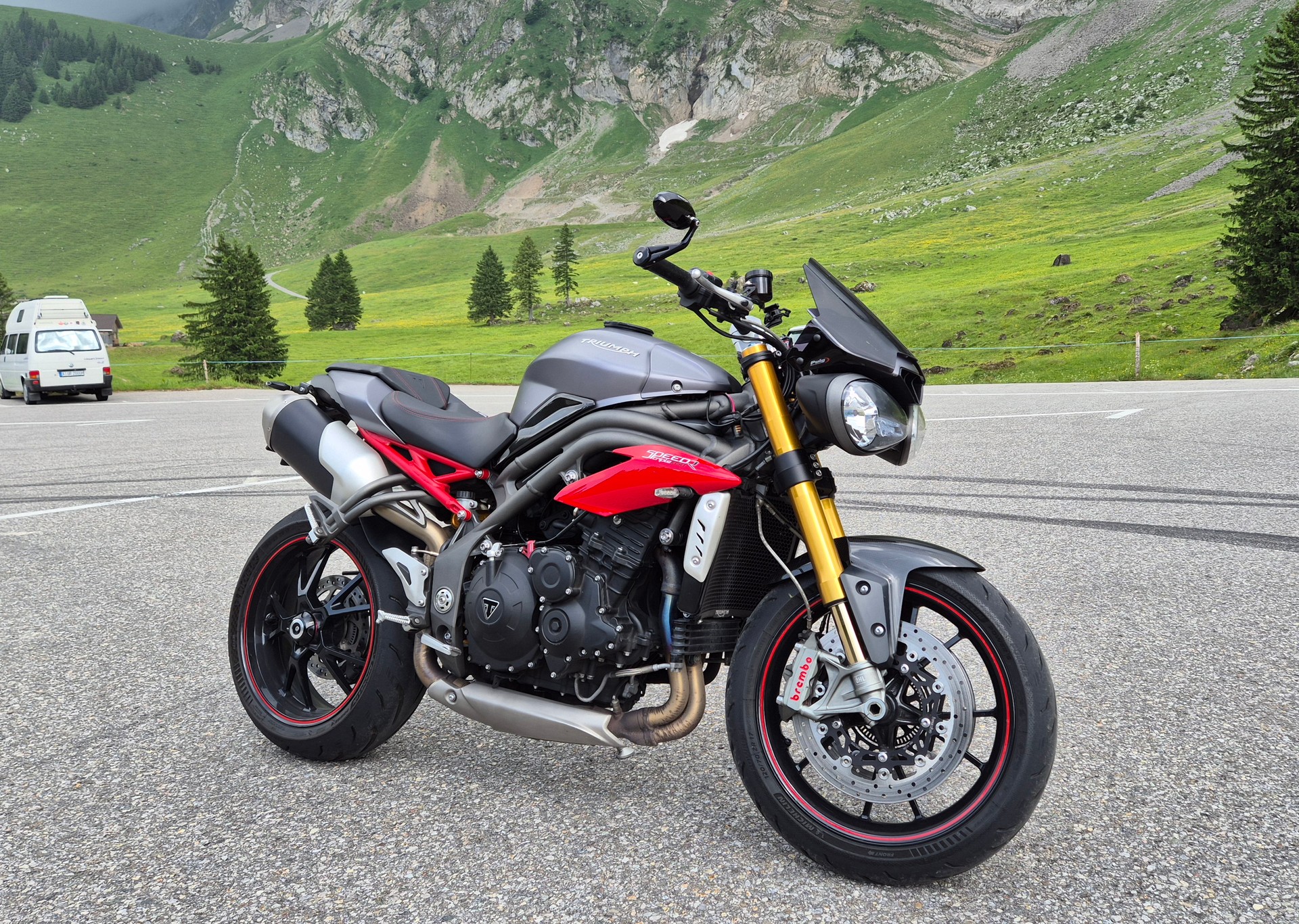 TRIUMPH Speed Triple R 1050 ABS-image-0