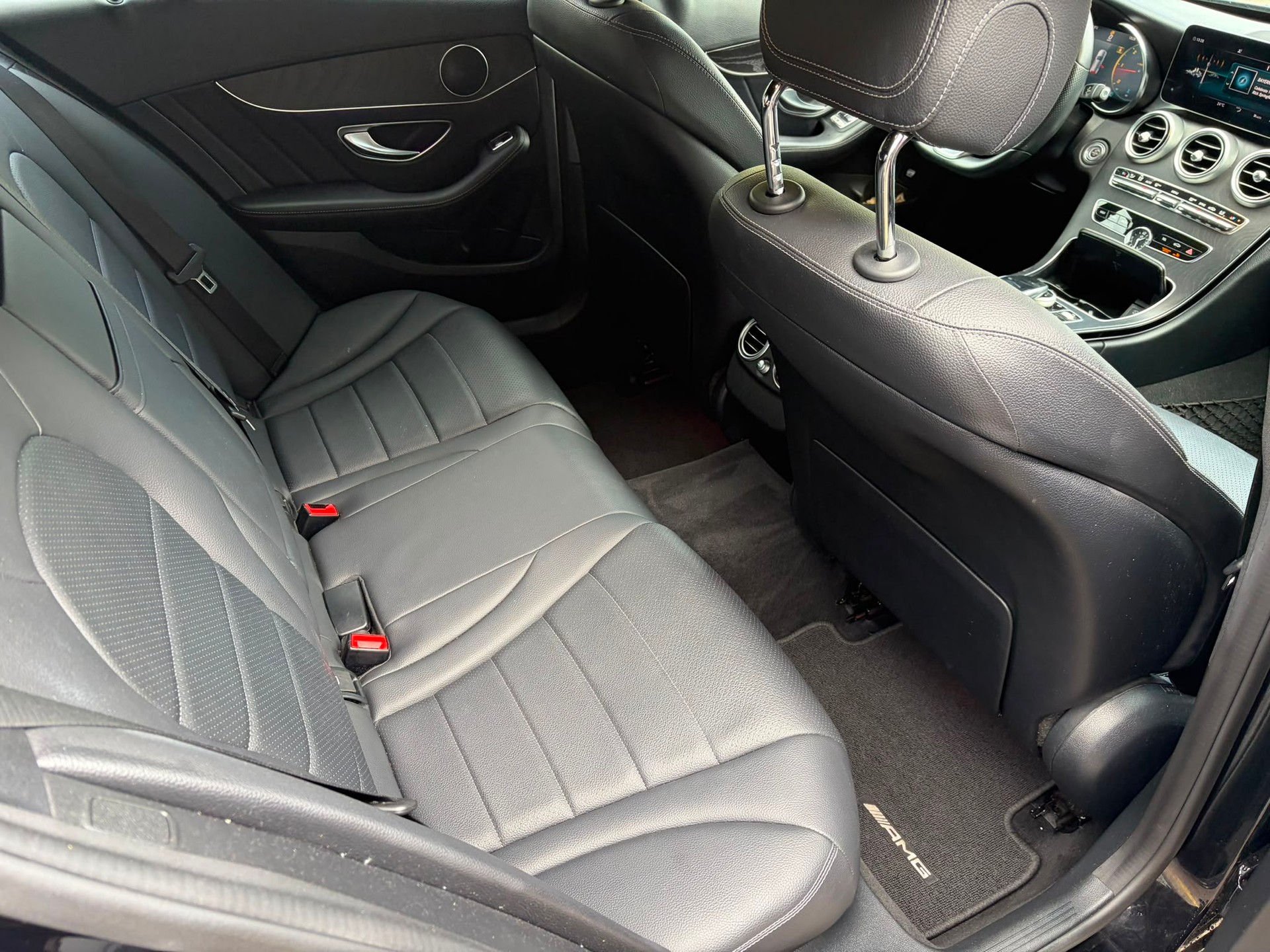 MERCEDES-BENZ C 220 d Swiss Star AMG Line 4M 9G-Tronic-image-14