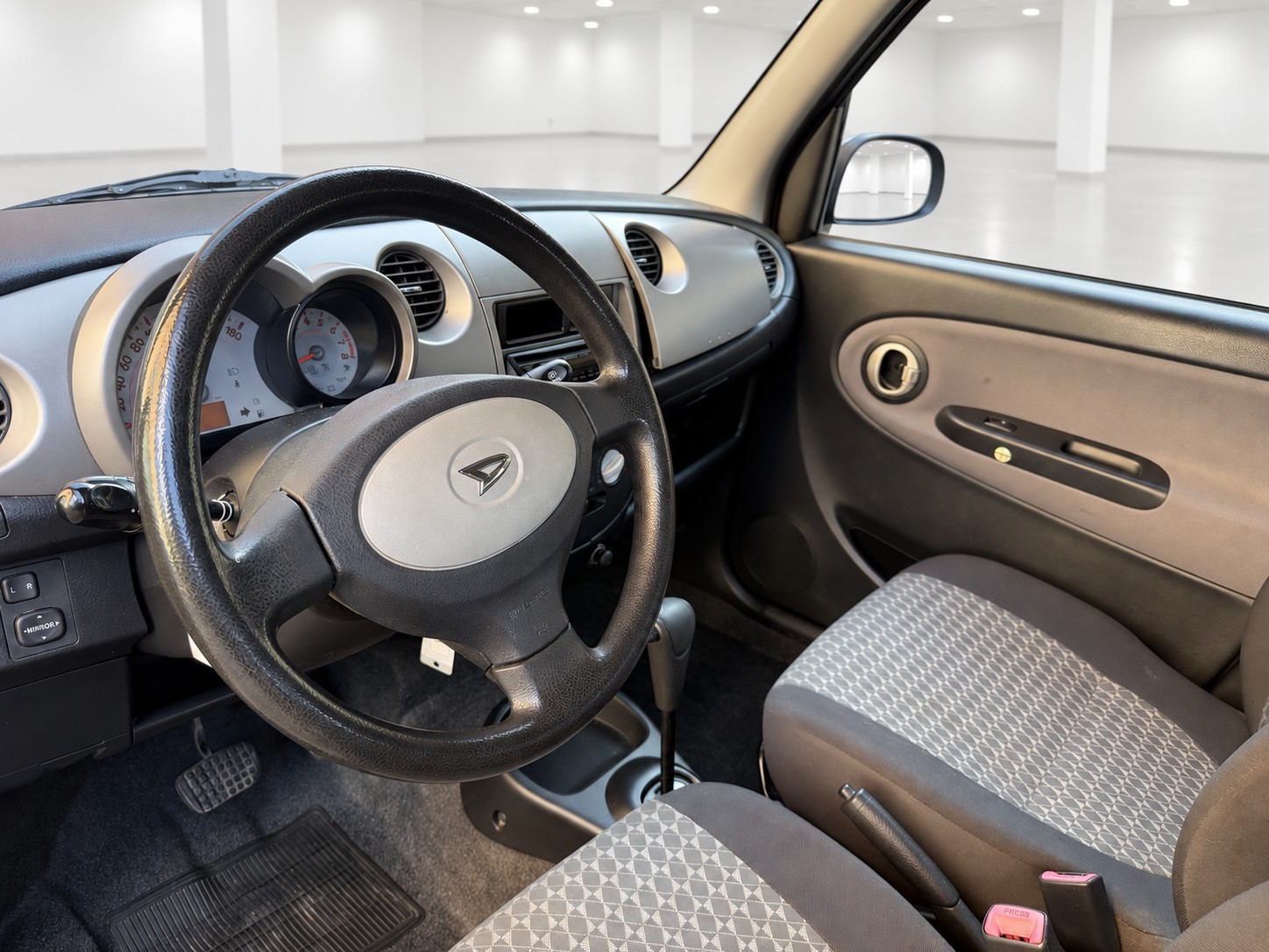 DAIHATSU Trevis 1.0-image-11