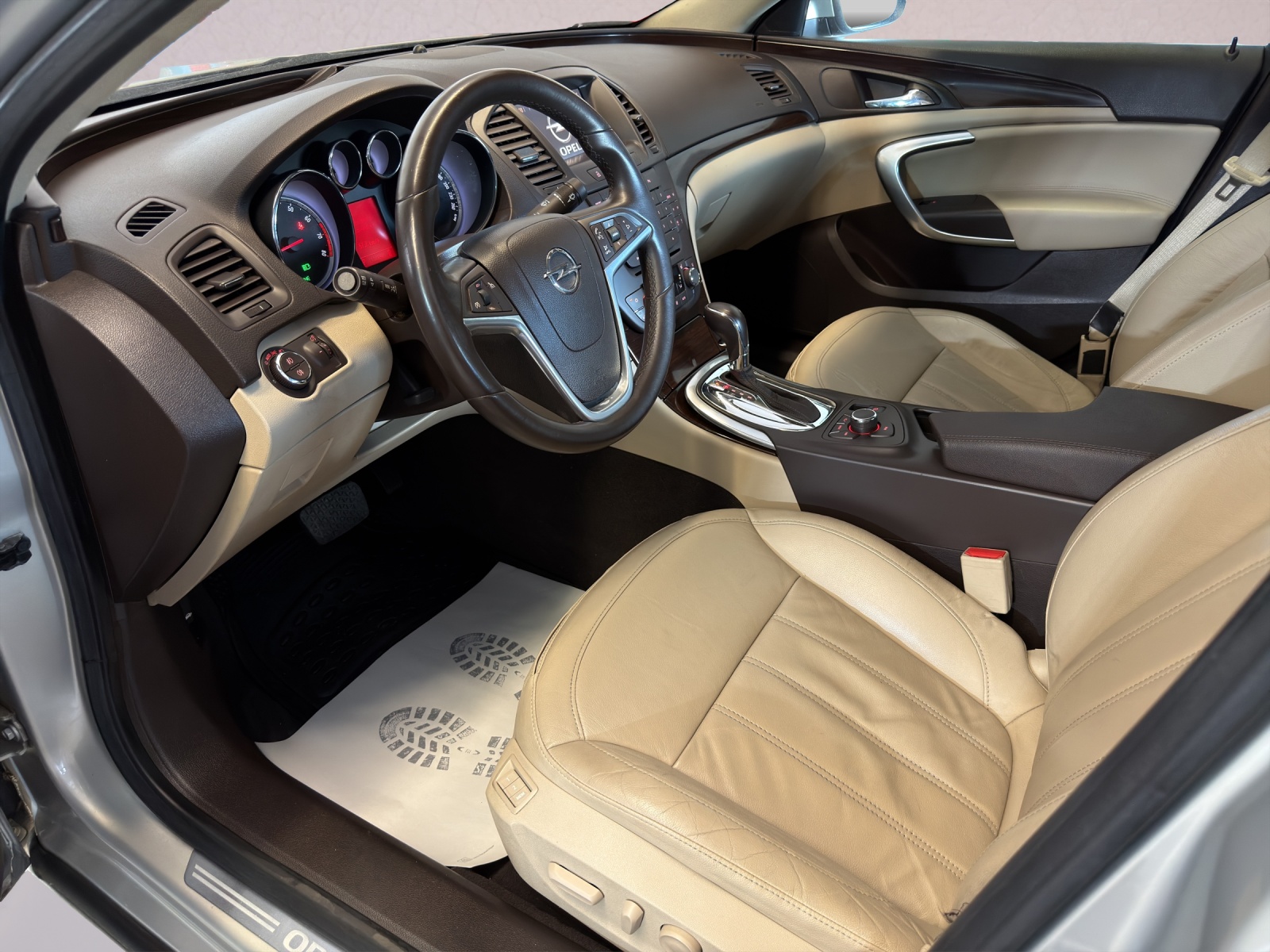 OPEL Insignia 2.0 Turbo Edition 4WD Automatic-image-15