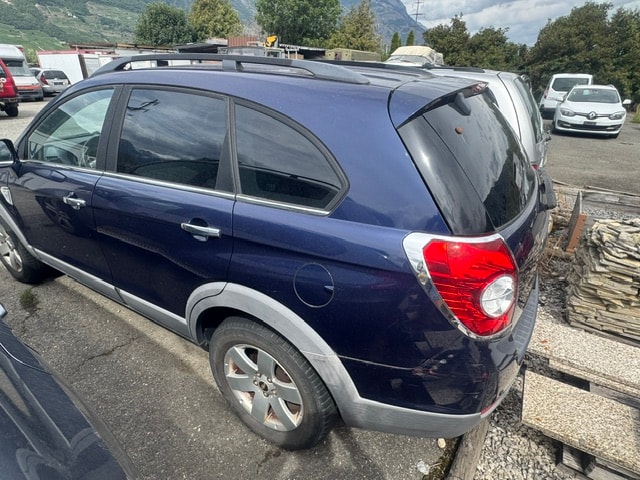 CHEVROLET Captiva 2.0 VCDi LS 4WD-image-5