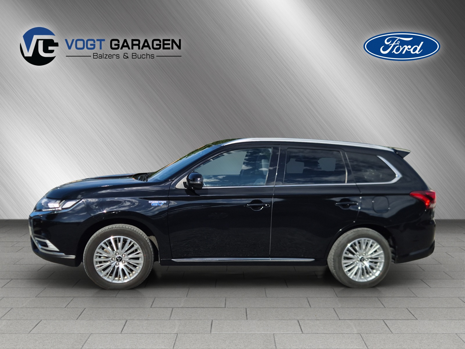 MITSUBISHI Outlander 2.4 PHEV Diamond-showroom-element-2