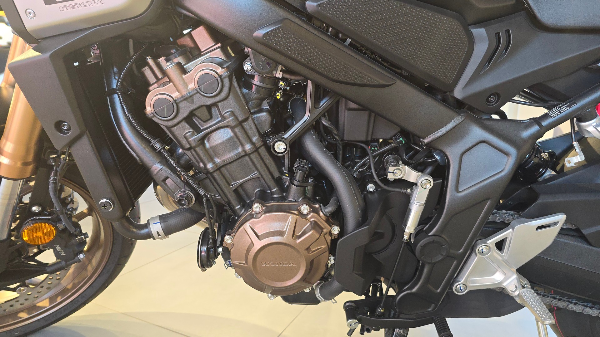 HONDA CB 650 R E-Clutch-image-11