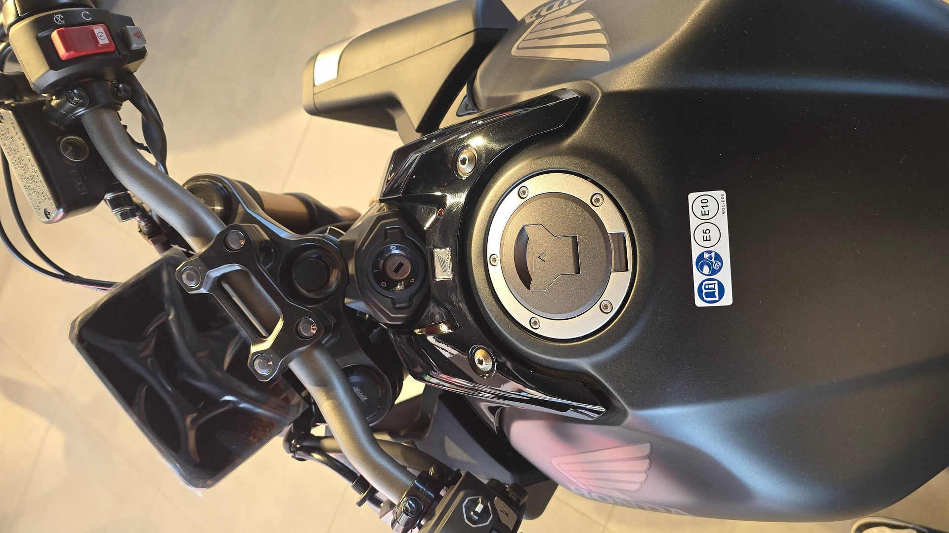 HONDA CB 650 R E-Clutch-image-13