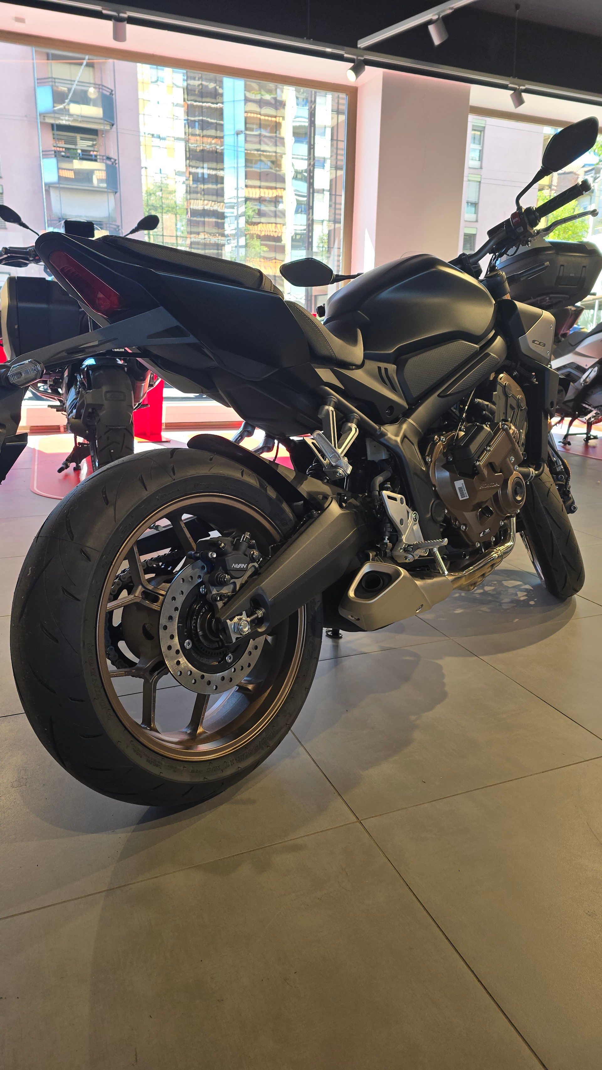 HONDA CB 650 R E-Clutch-image-6