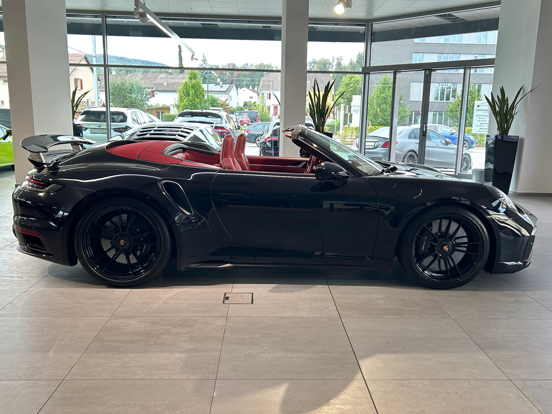 PORSCHE 911 Turbo S Cabriolet PDK-showroom-element-3