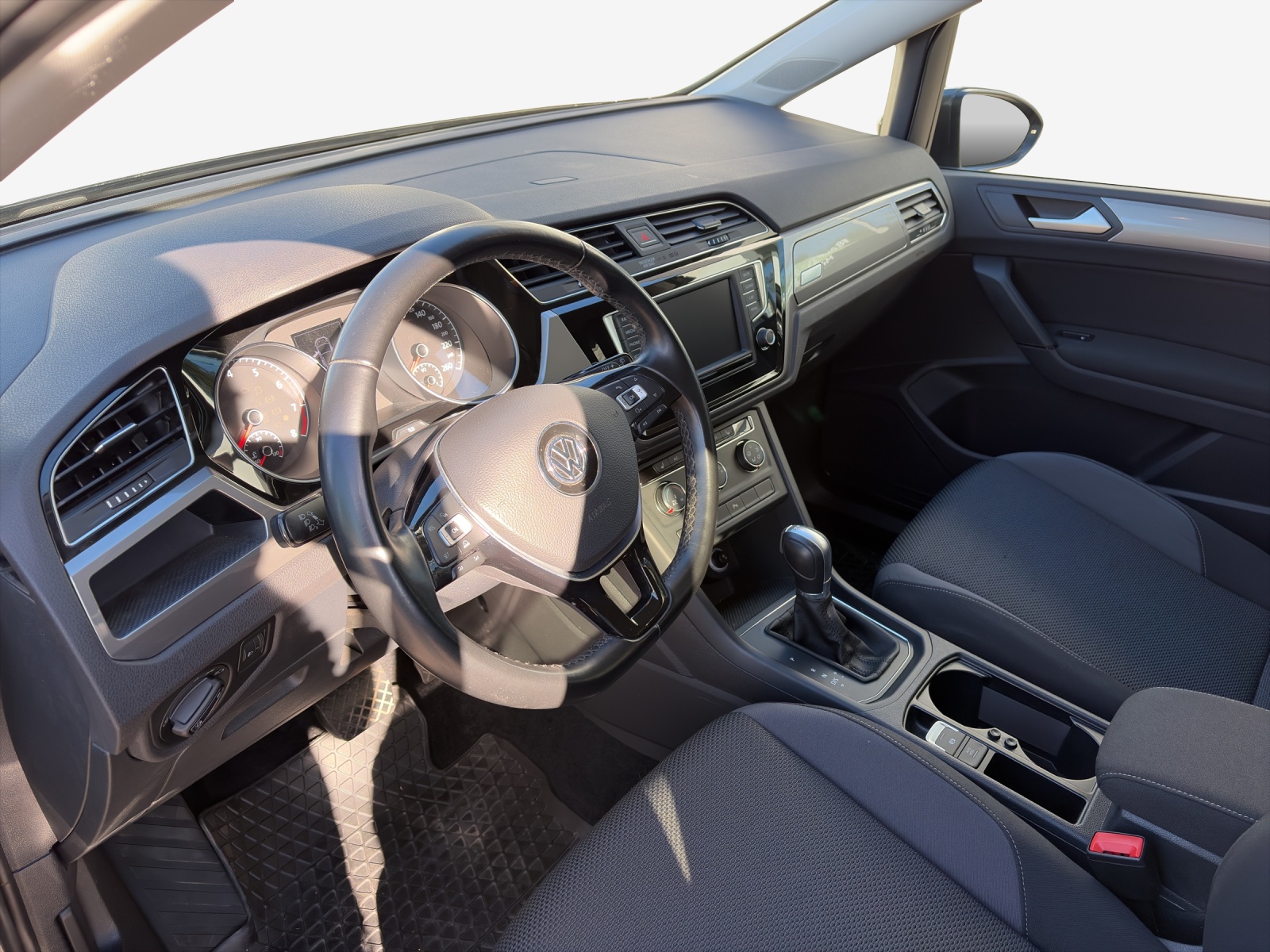 VW Touran 1.4 TSI BlueMotion Technology Trendline DSG-image-8