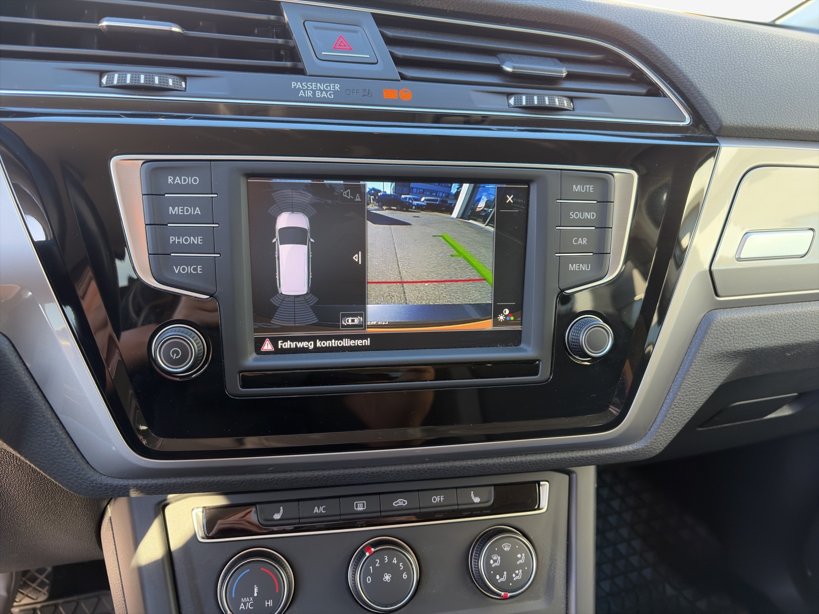 VW Touran 1.4 TSI BlueMotion Technology Trendline DSG-image-13