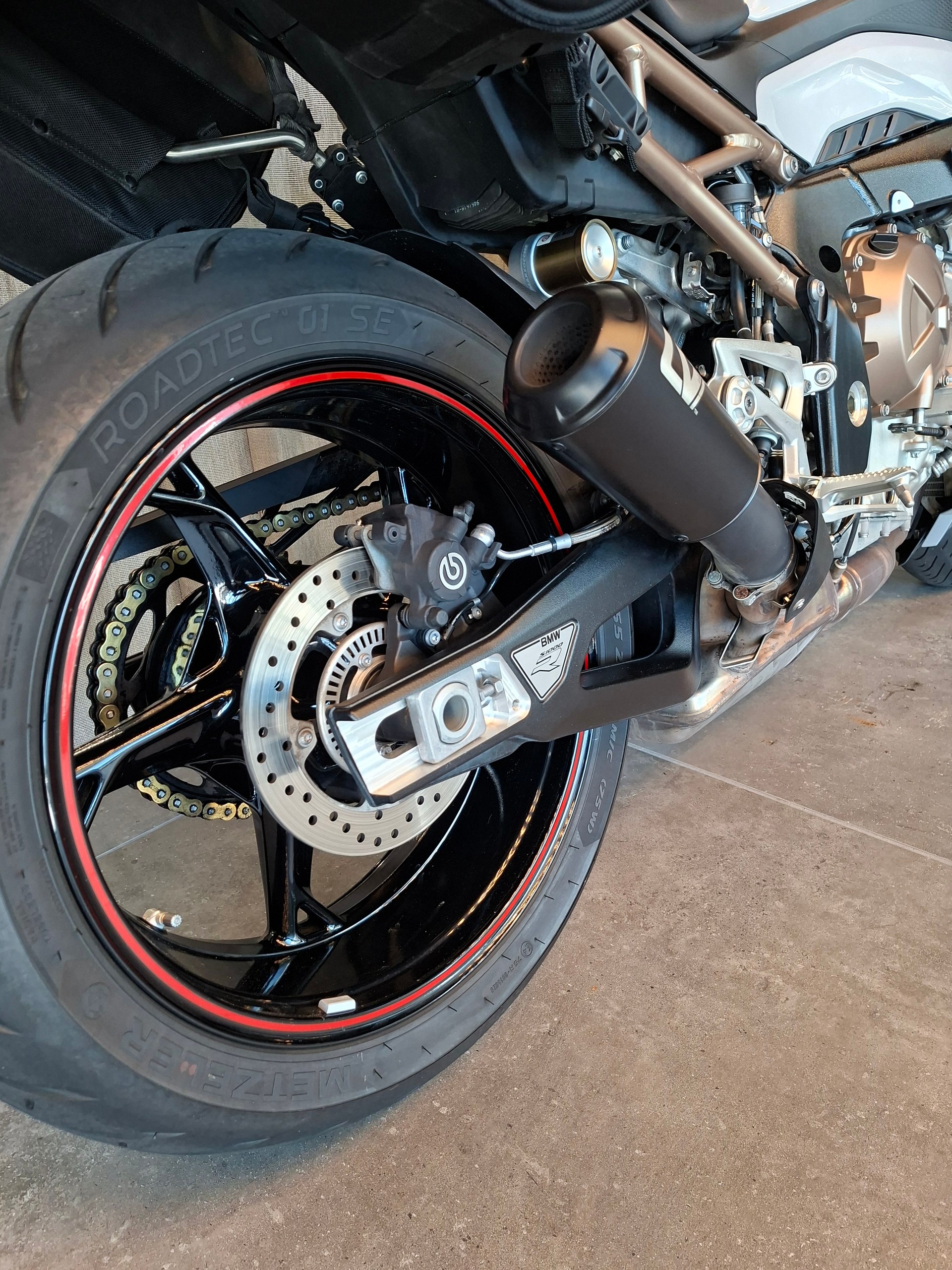 BMW S 1000 R-image-8