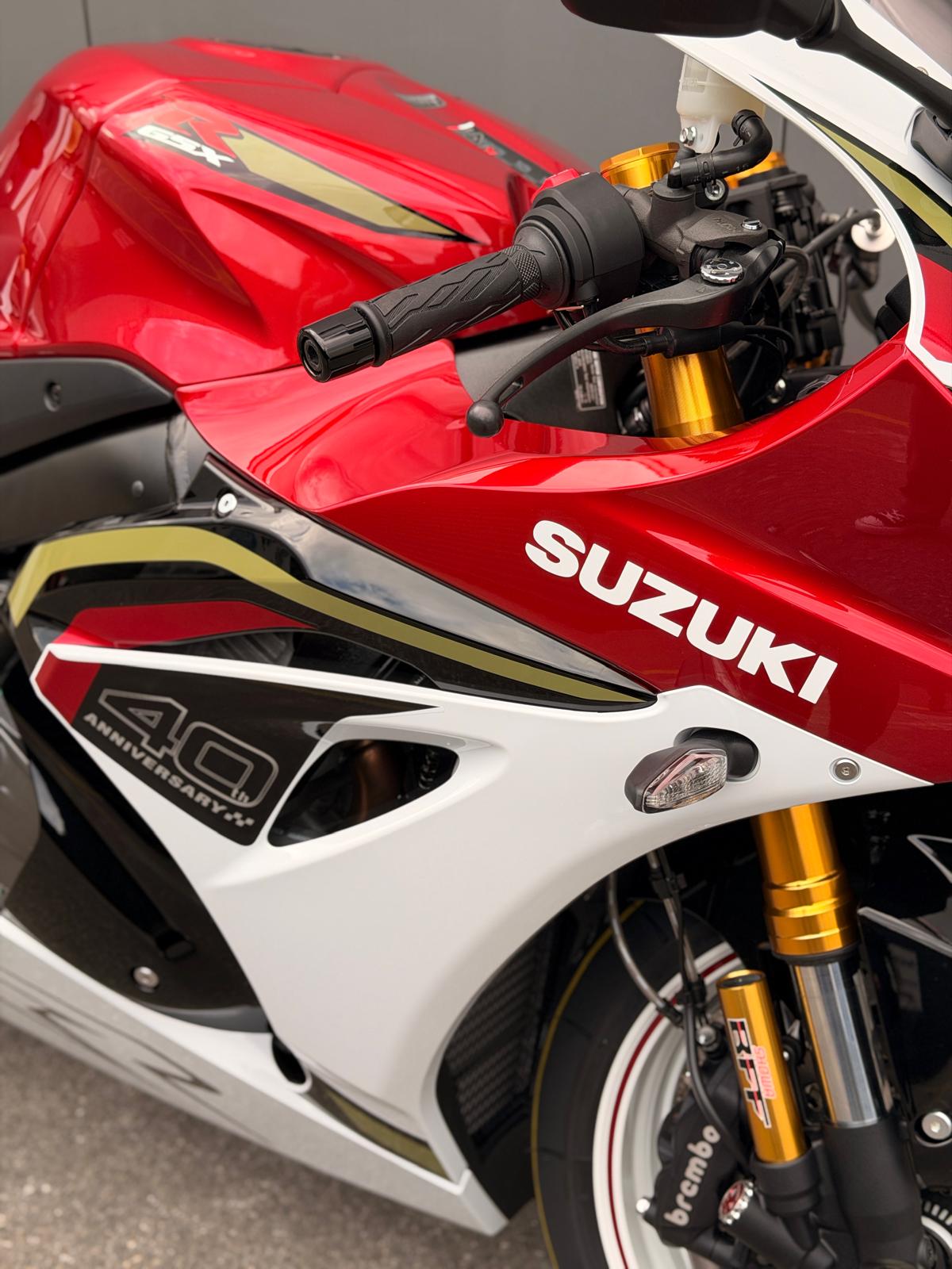 SUZUKI 40th Anniversary-showroom-element-2