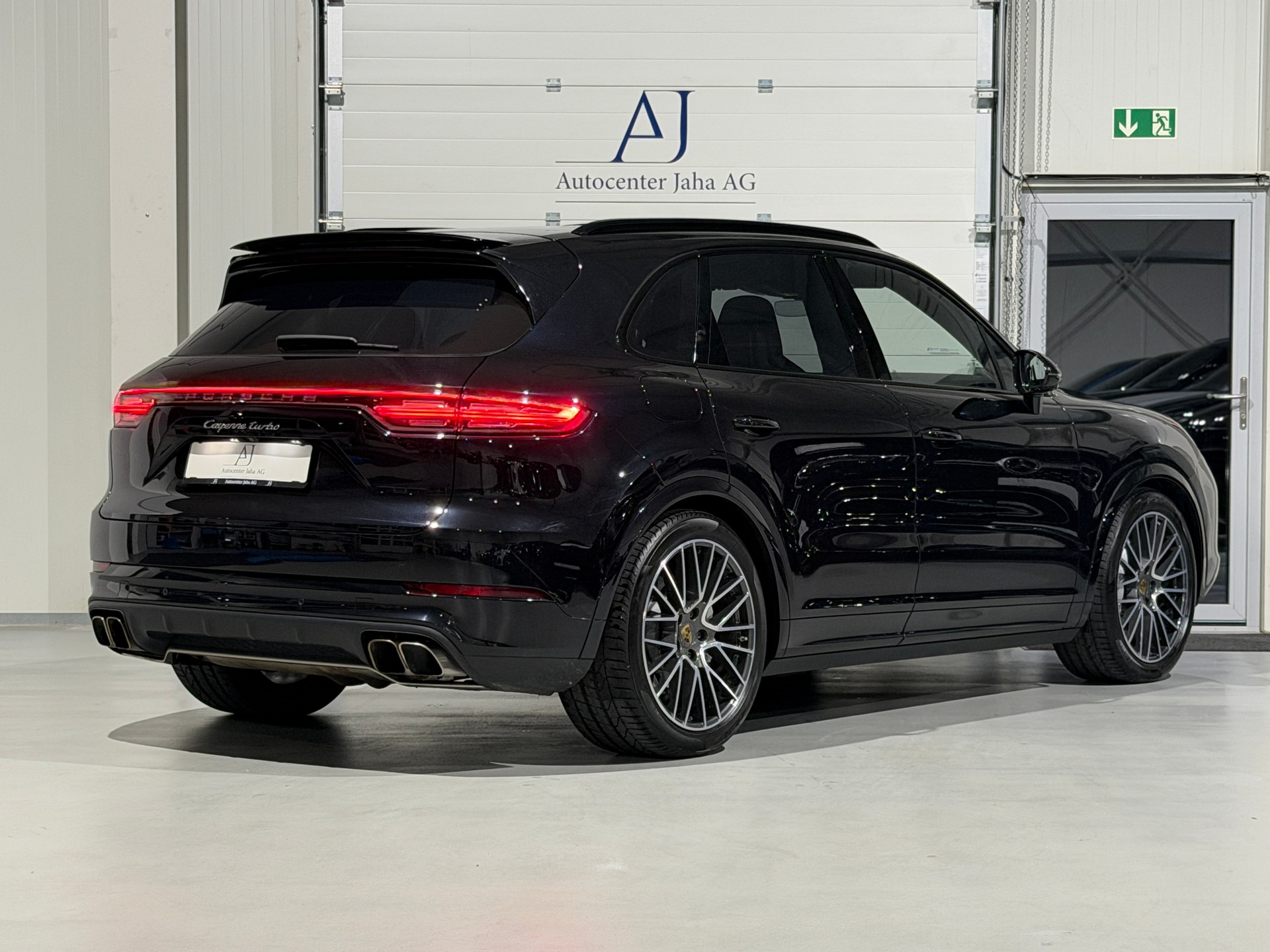 PORSCHE Cayenne Turbo (CH)-image-6