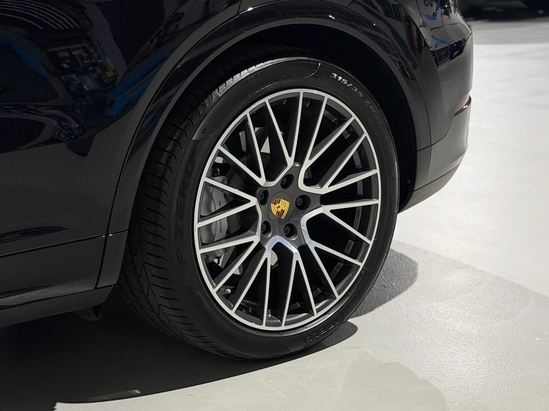 PORSCHE Cayenne Turbo (CH)-image-18