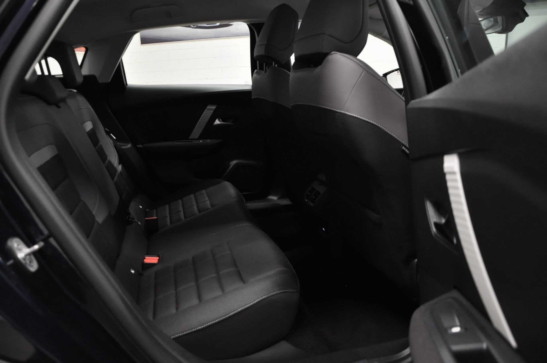 CITROEN C4 1.2 130 Max EAT8-image-16