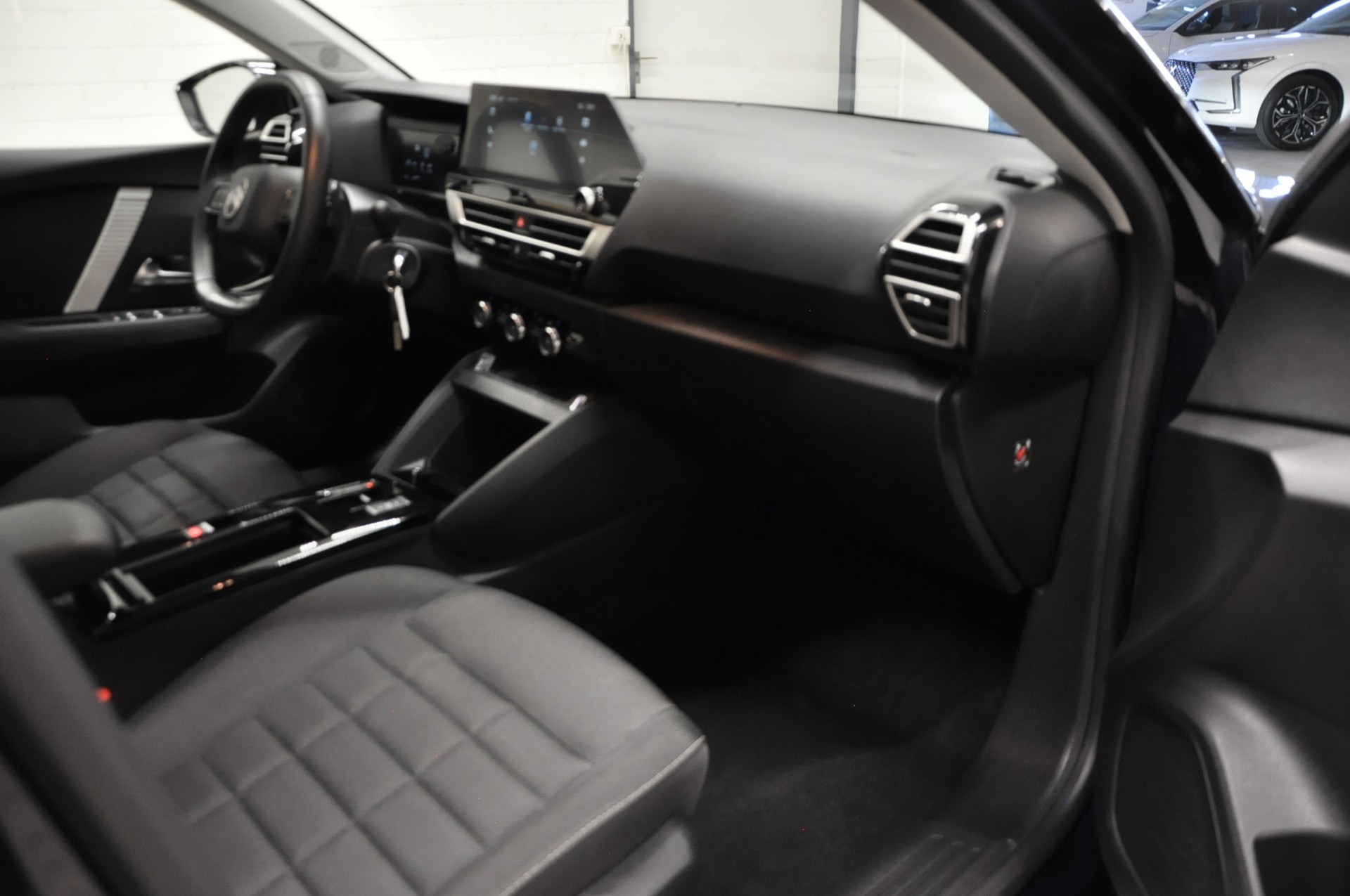 CITROEN C4 1.2 130 Max EAT8-image-13