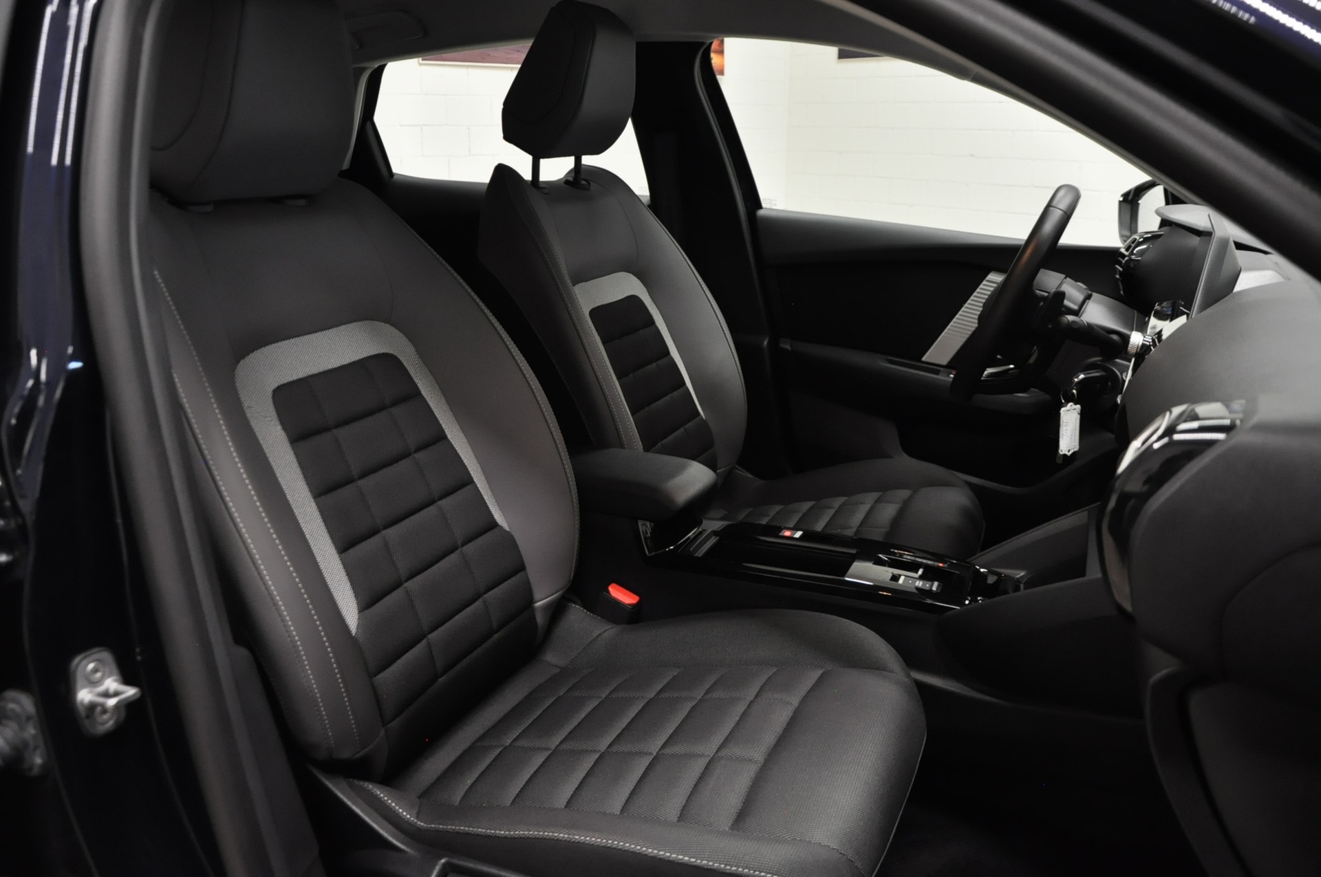 CITROEN C4 1.2 130 Max EAT8-image-15