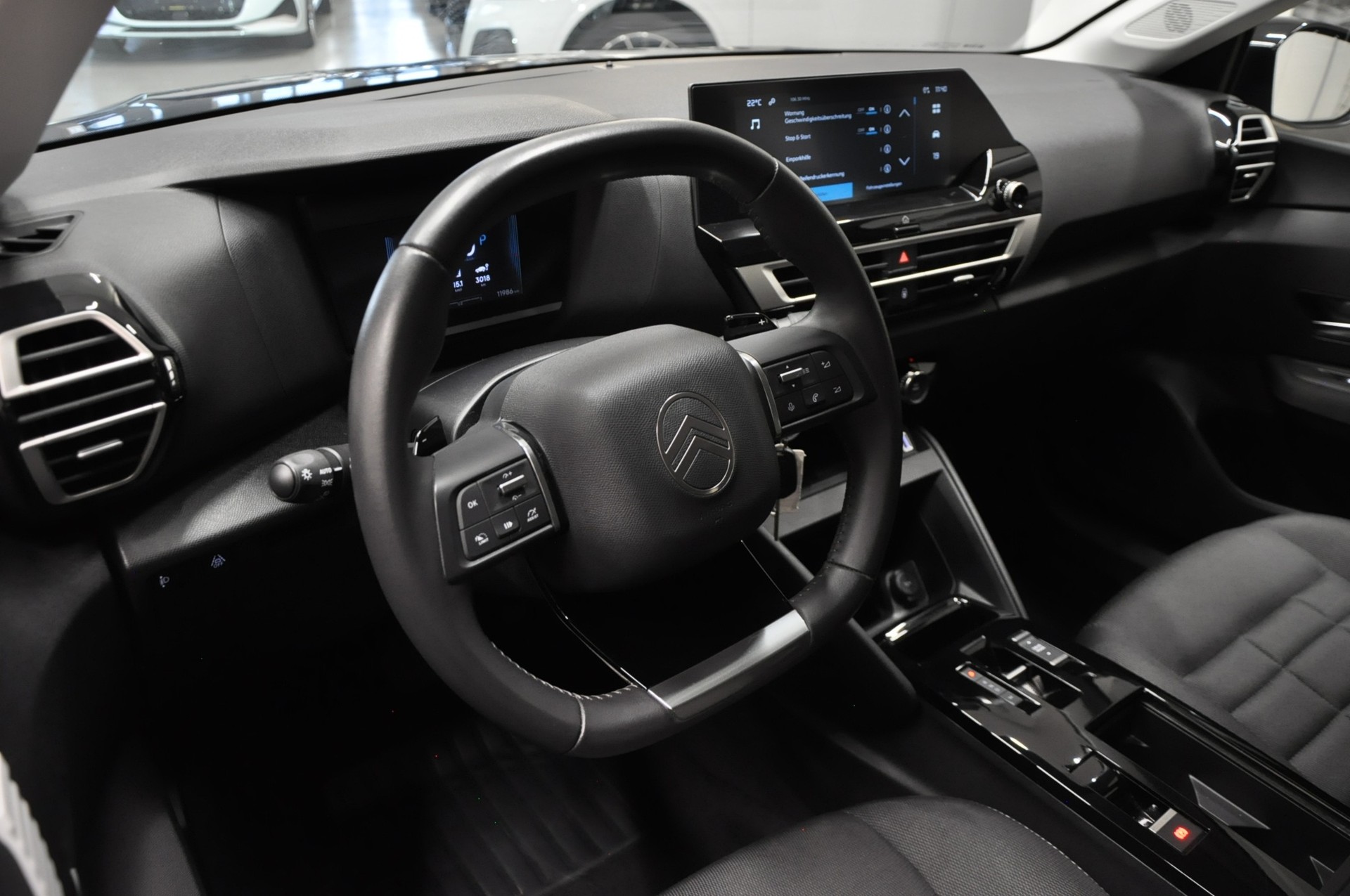 CITROEN C4 1.2 130 Max EAT8-image-11
