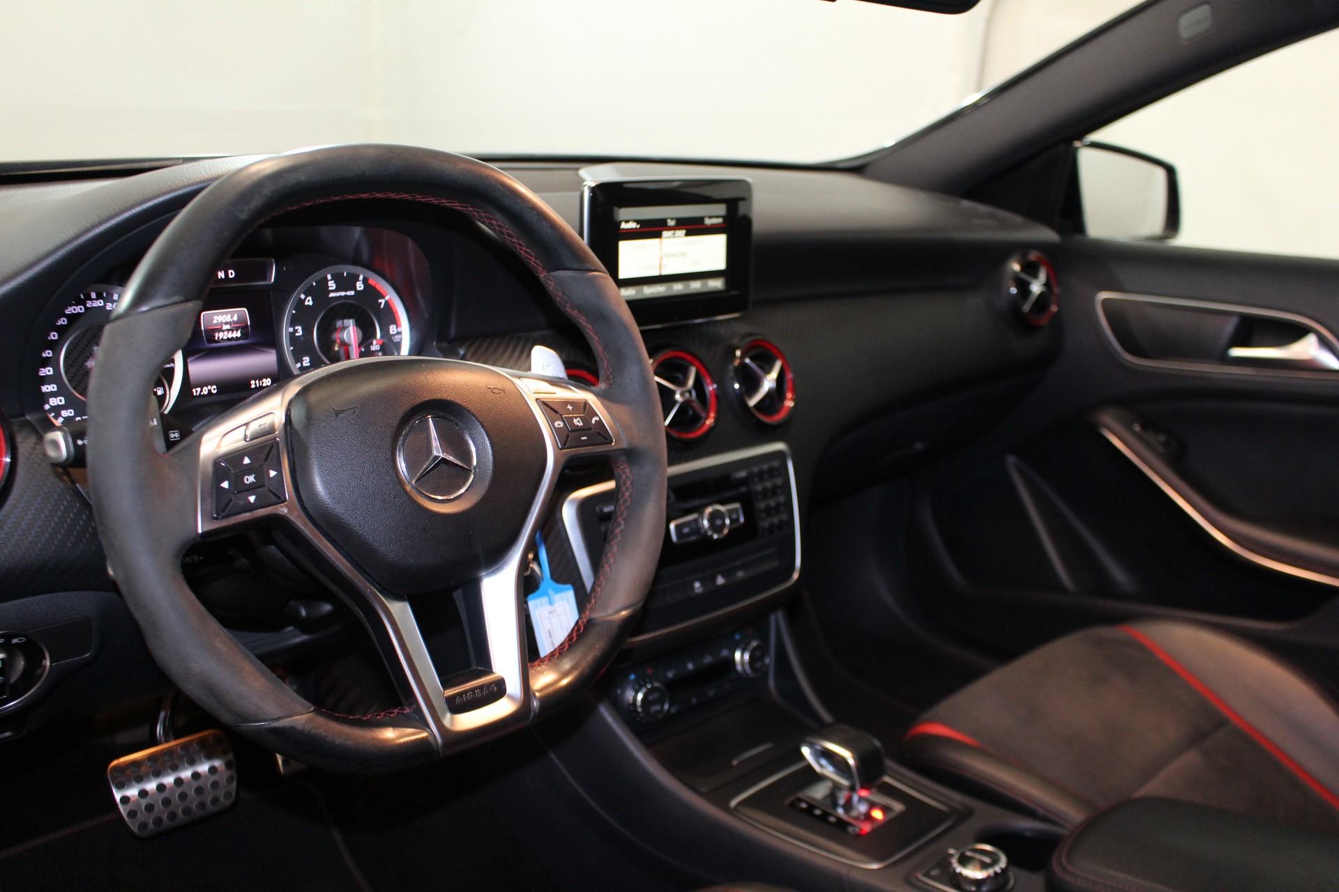 MERCEDES-BENZ A 45 AMG 4m-image-12