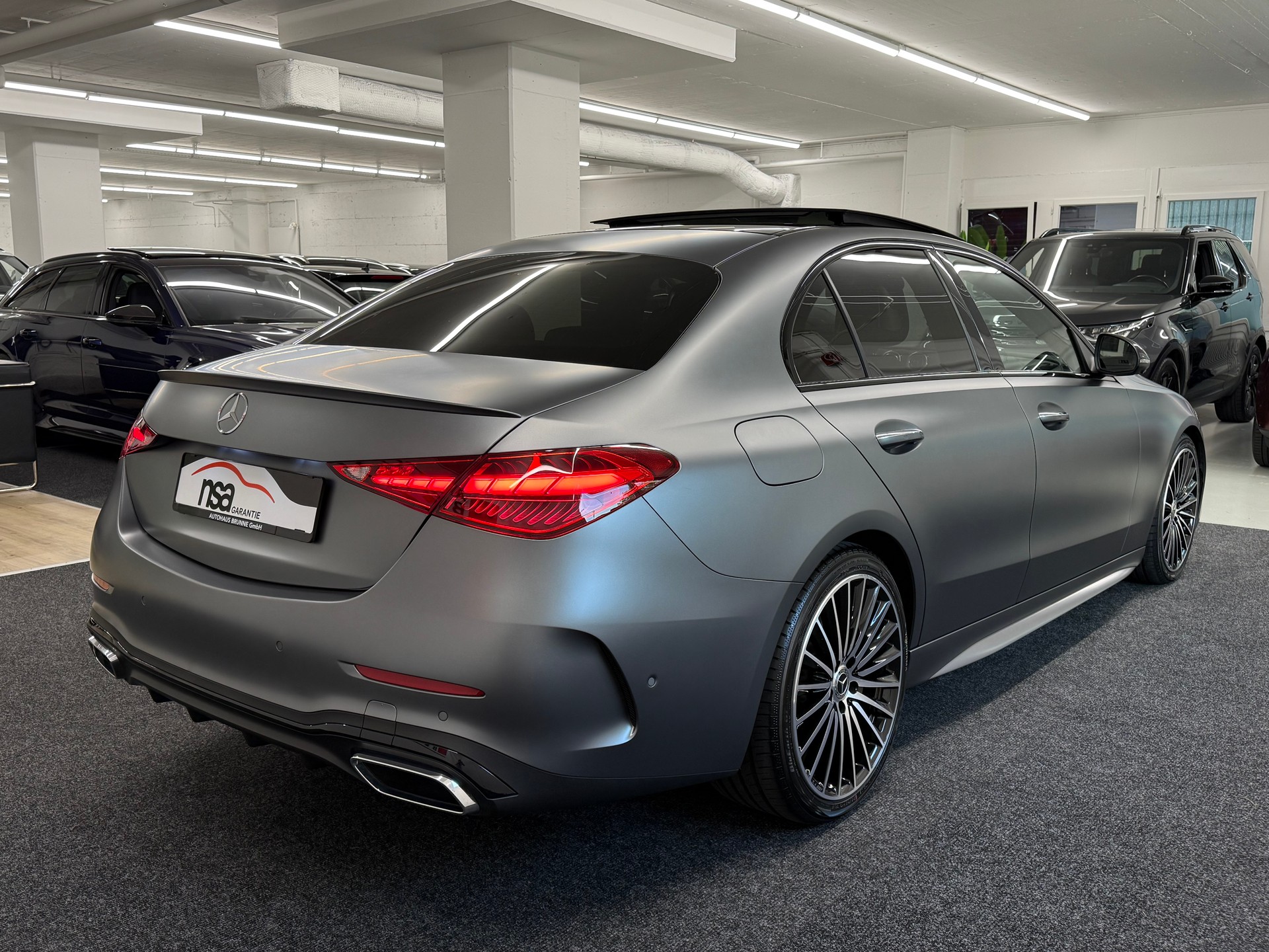 MERCEDES-BENZ C 220 d 4Matic Swiss Star AMG LINE-image-7