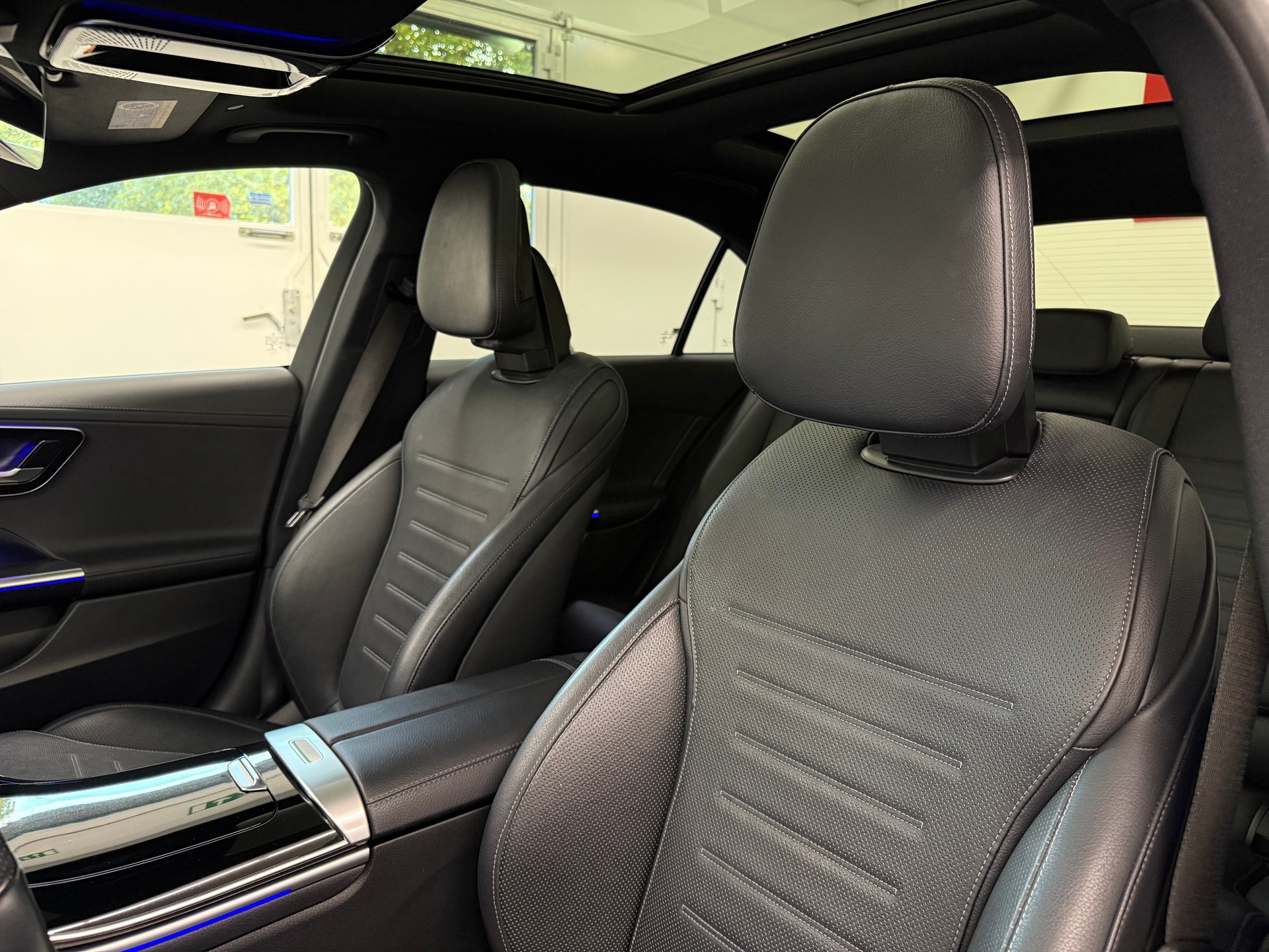 MERCEDES-BENZ C 220 d 4Matic Swiss Star AMG LINE-image-19