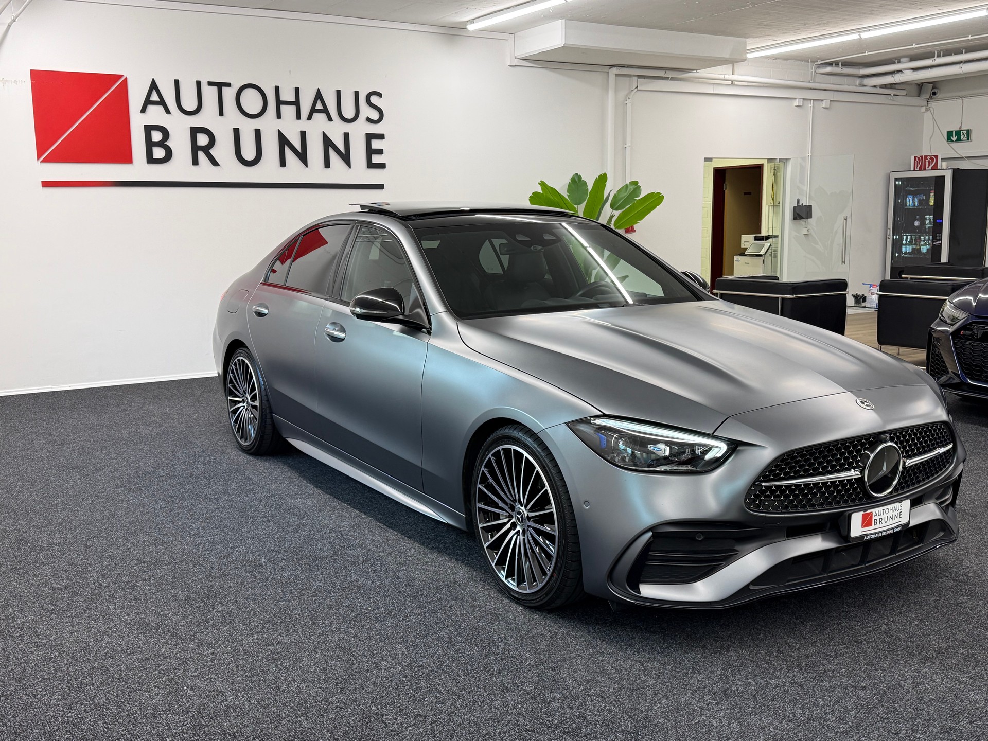 MERCEDES-BENZ C 220 d 4Matic Swiss Star AMG LINE-showroom-element-2