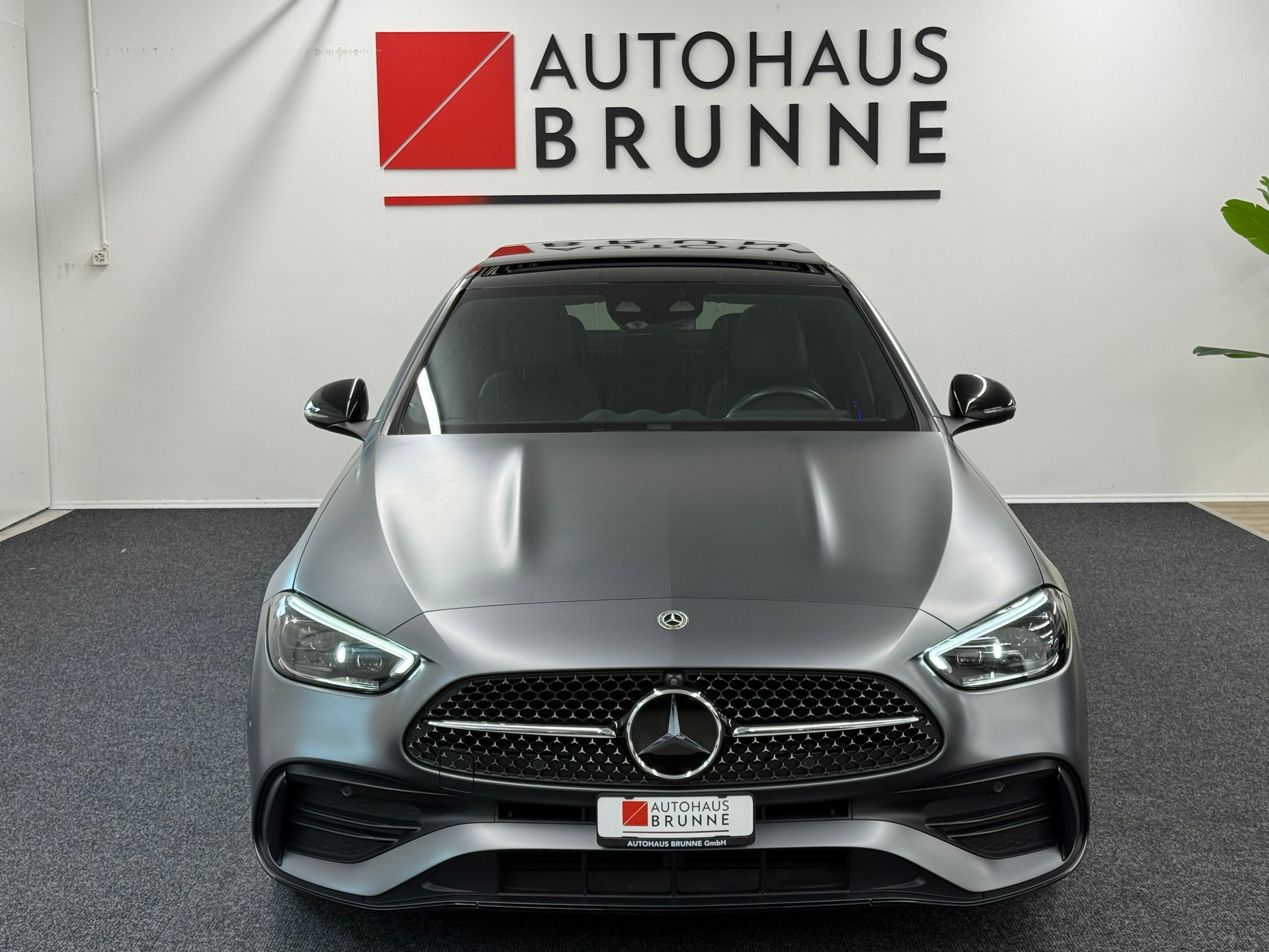 MERCEDES-BENZ C 220 d 4Matic Swiss Star AMG LINE-showroom-element-1
