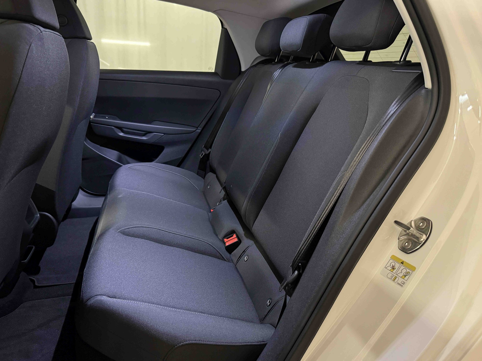 VW ID.Polo 52 kWh Life Edition One-image-15