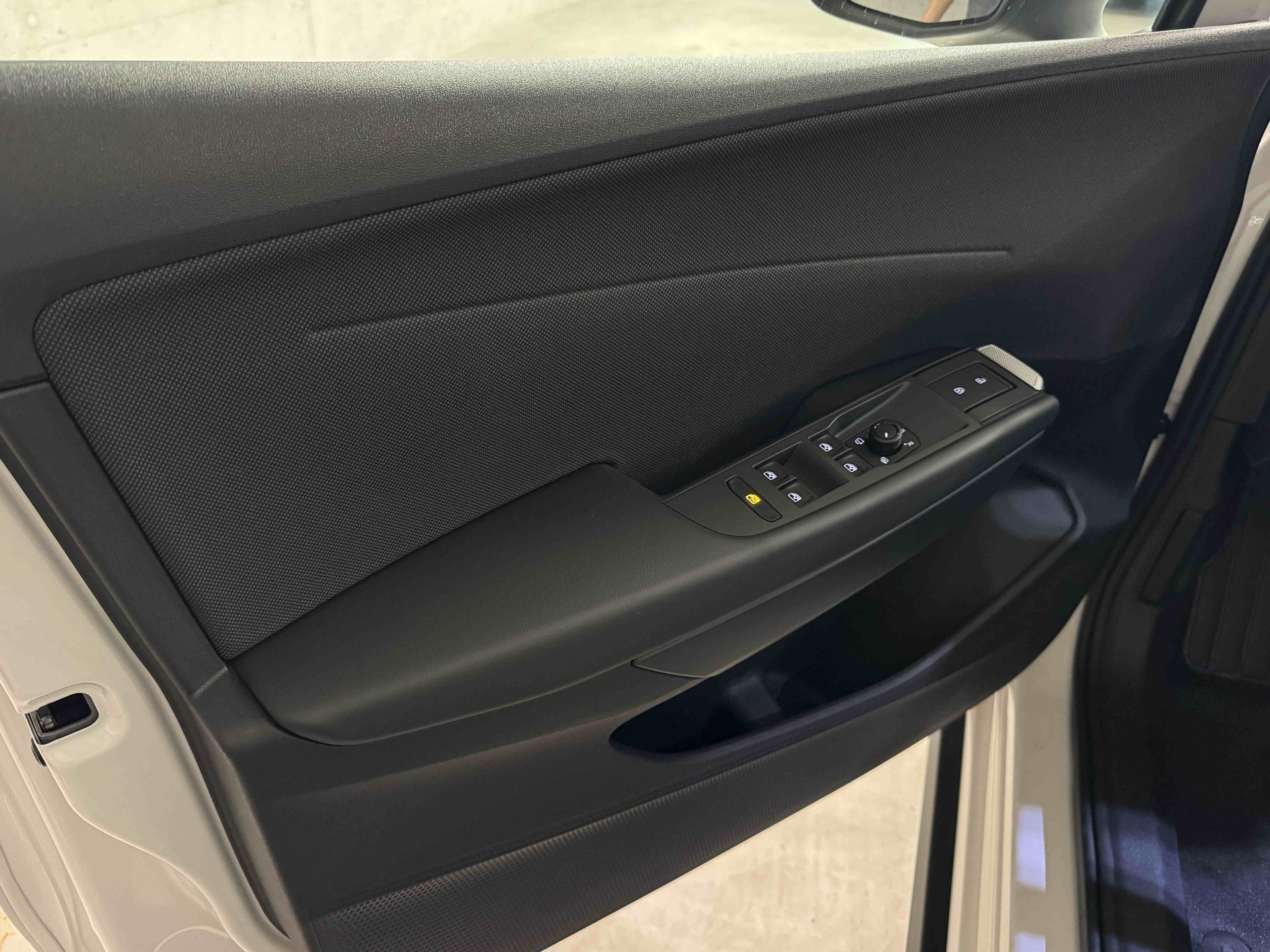 VW ID.Polo 52 kWh Life Edition One-image-14
