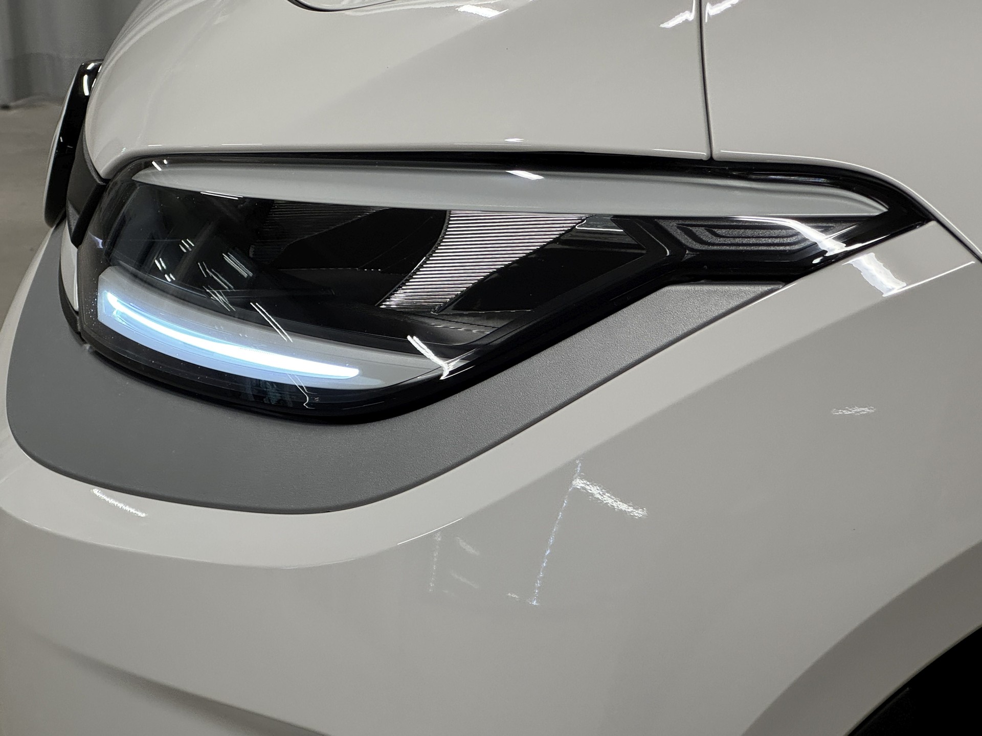 VW ID.Polo 52 kWh Life Edition One-image-5