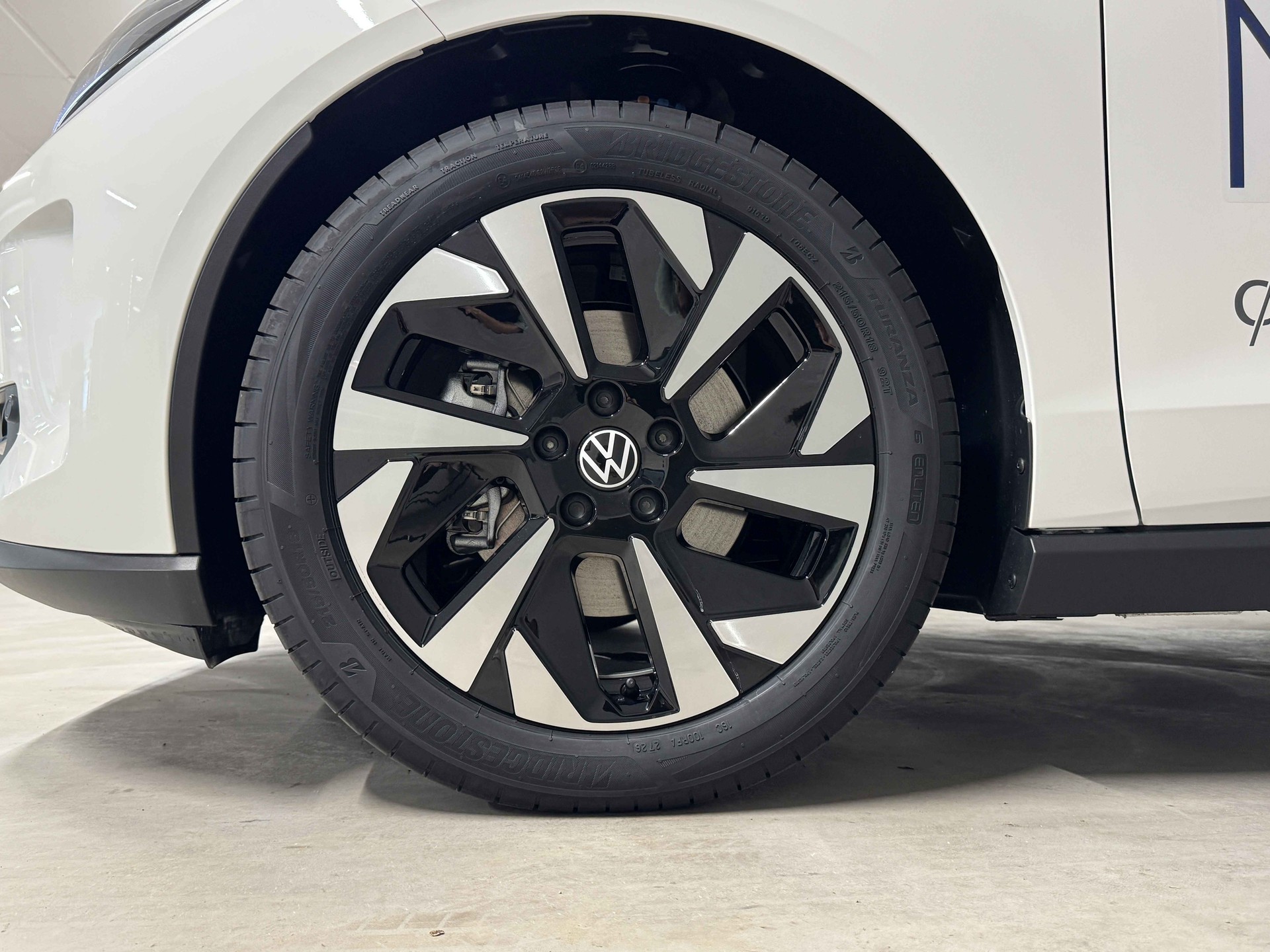 VW ID.Polo 52 kWh Life Edition One-image-18