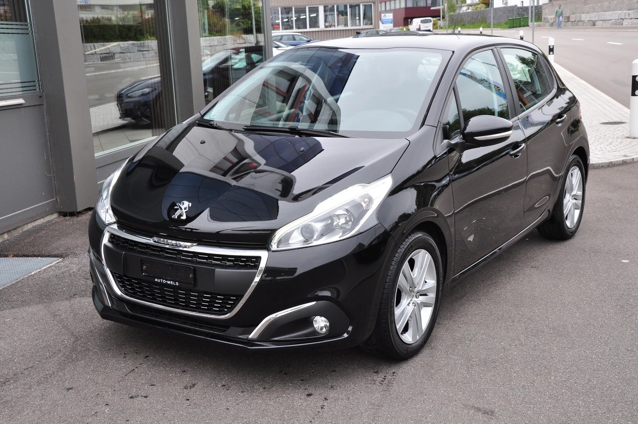 PEUGEOT 208 1.2 PureTech Signature-image-12