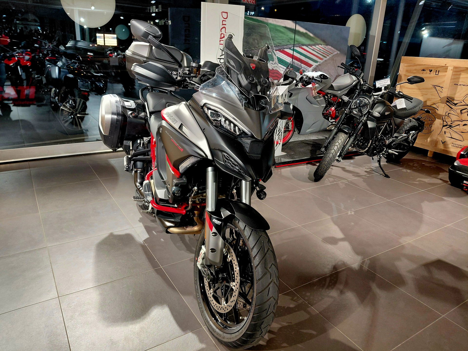 DUCATI * MULTISTRADA V4 S GRAND TOUR*-image-1