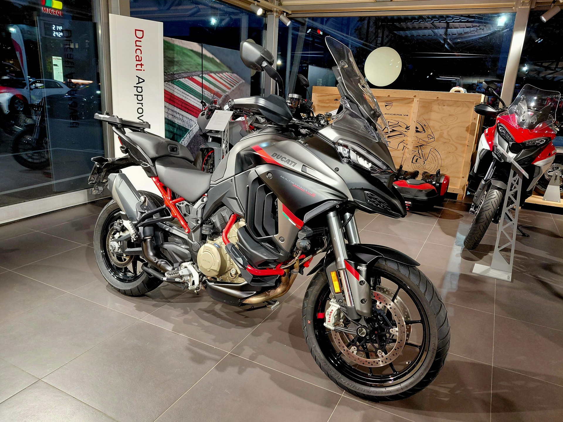 DUCATI * MULTISTRADA V4 S GRAND TOUR*-image-0