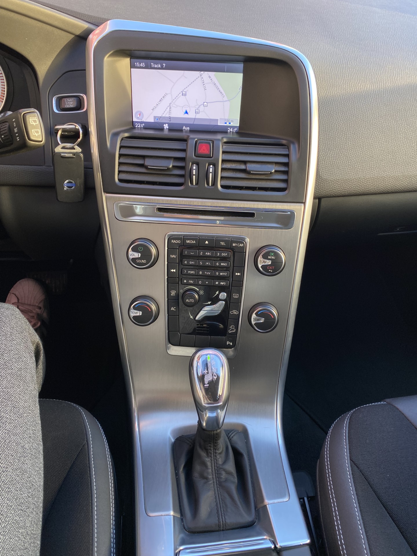 VOLVO XC60 D4 AWD Kinetic Geartronic-image-12