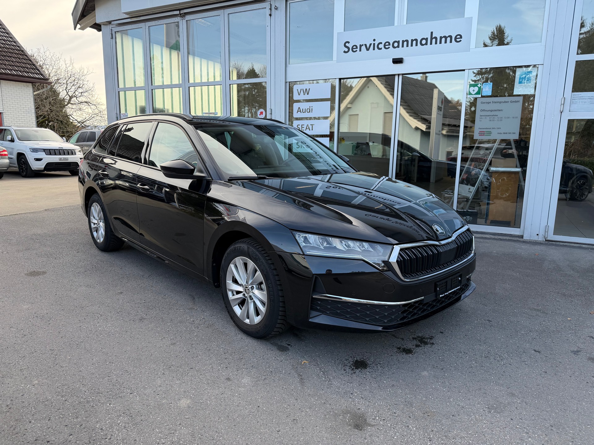 SKODA Octavia Combi 2.0 TDI DSG Selection-showroom-element-2