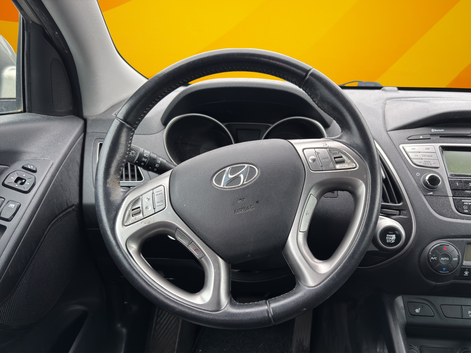 HYUNDAI iX 35 2.0 Premium 4WD Automatic-image-10