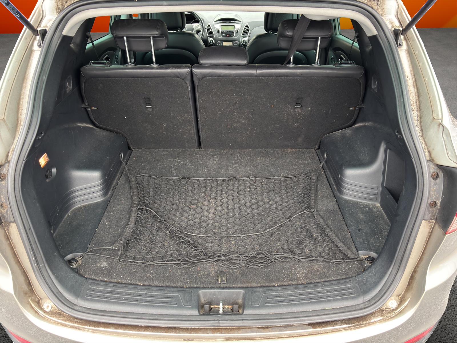HYUNDAI iX 35 2.0 Premium 4WD Automatic-image-12