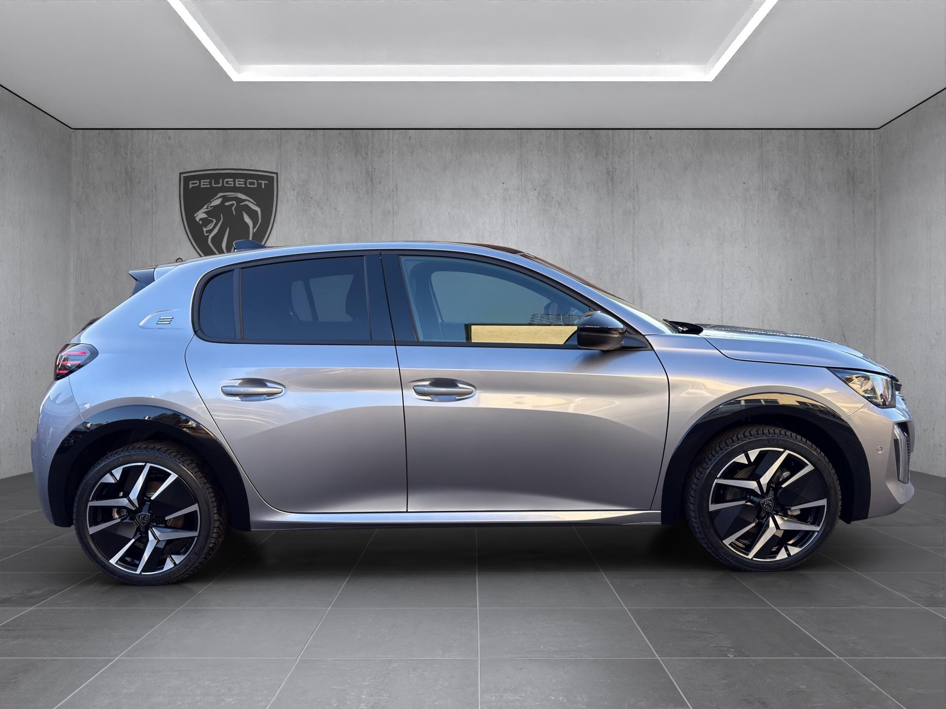 PEUGEOT 208 e-GT-showroom-element-3