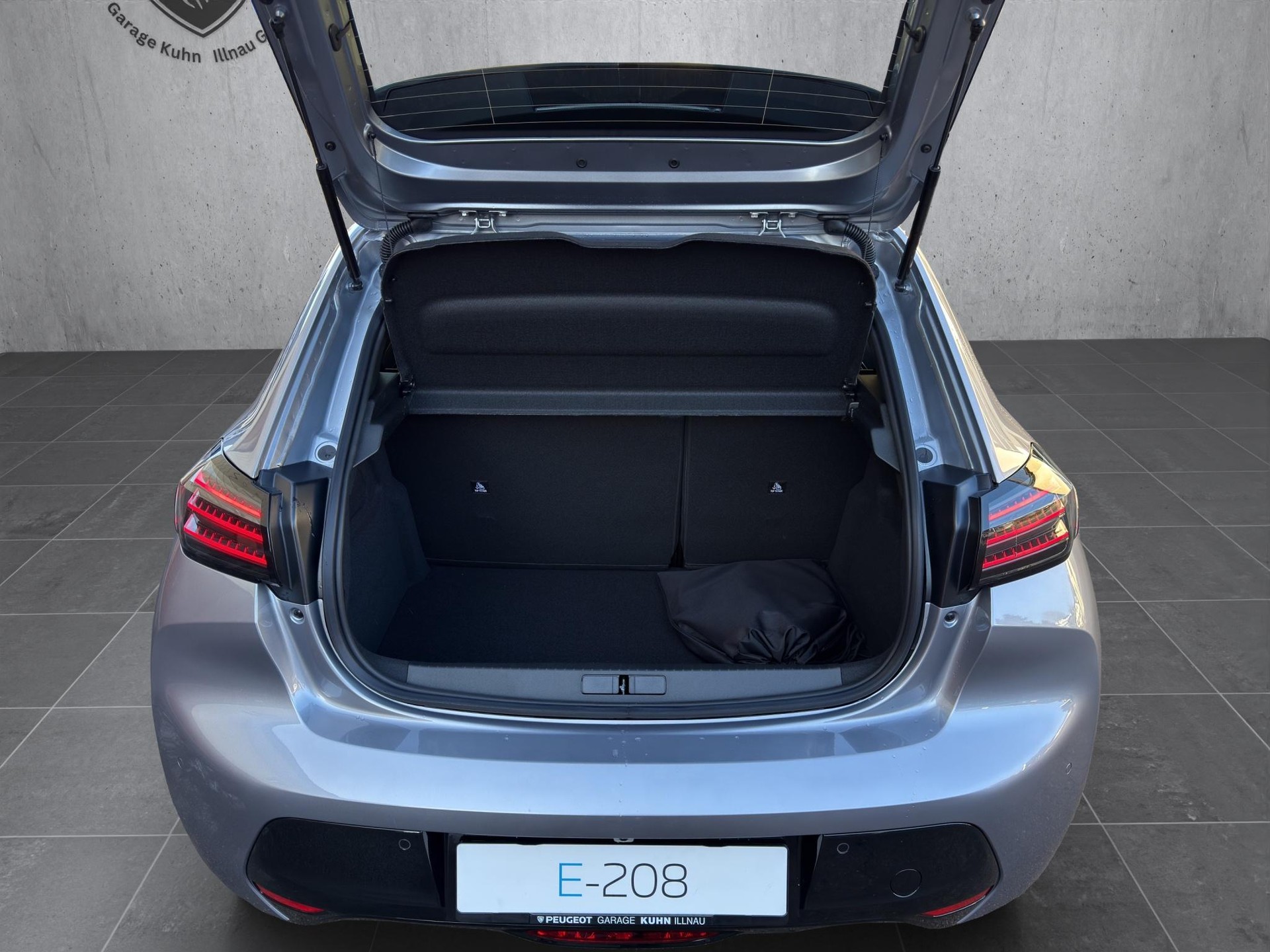 PEUGEOT 208 e-GT-image-17
