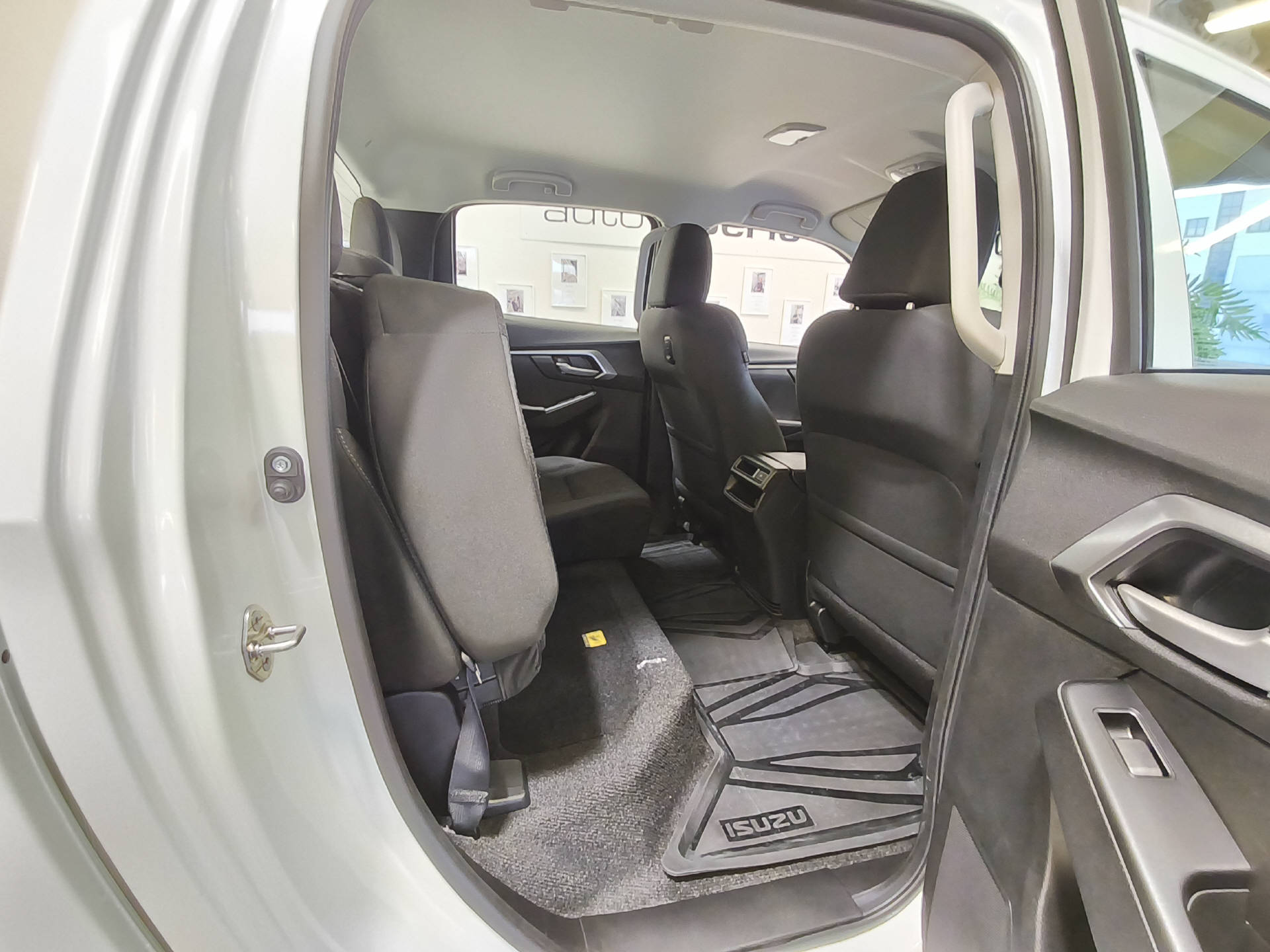 ISUZU D-Max Crew Pick-up 1.9 DDi N60 BB+ 4x4-image-17