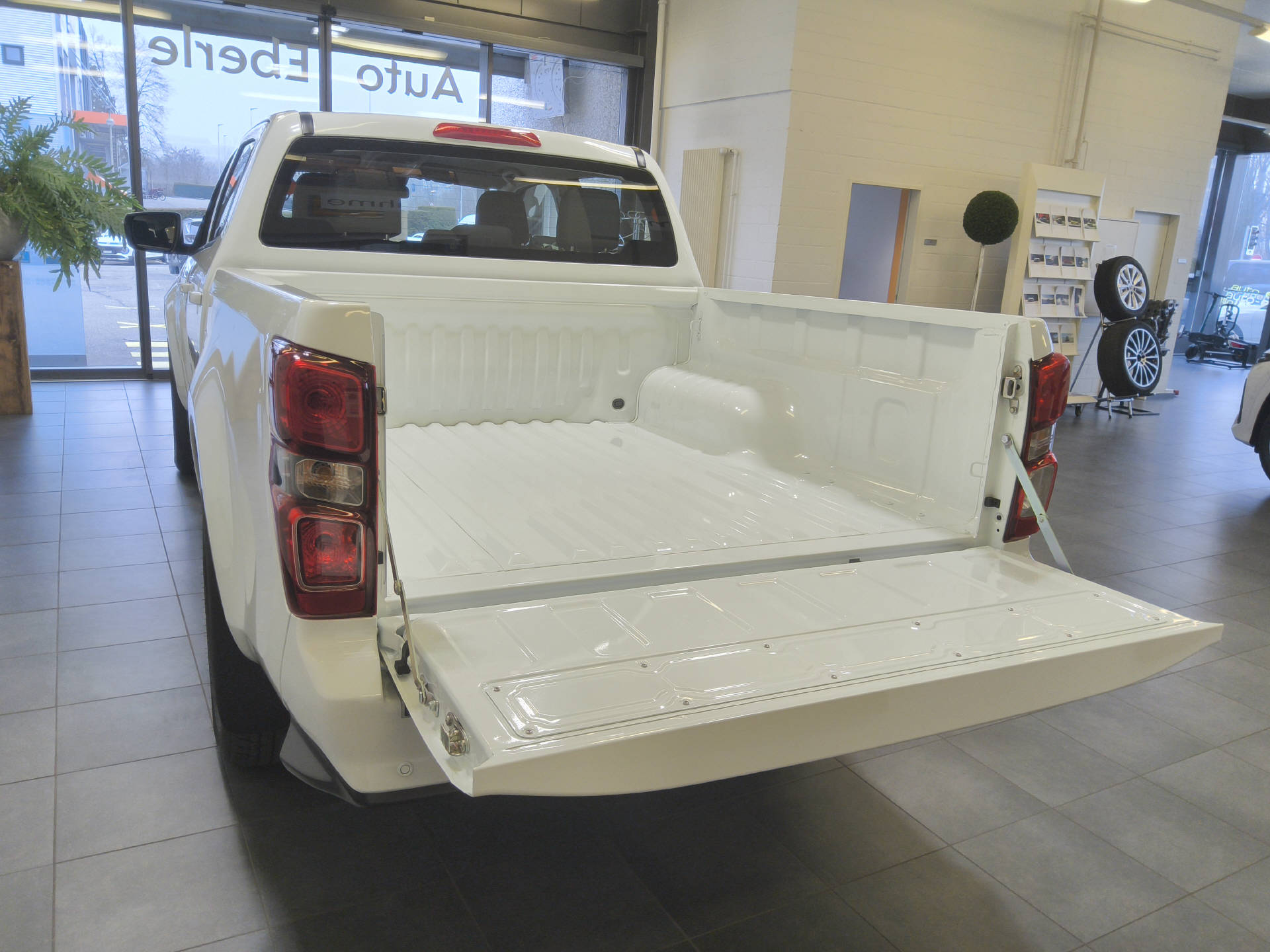 ISUZU D-Max Crew Pick-up 1.9 DDi N60 BB+ 4x4-image-8