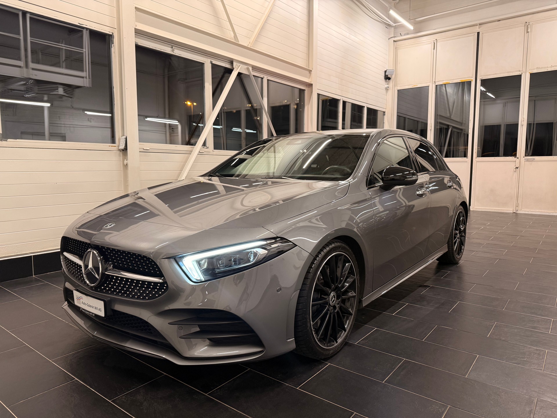 MERCEDES-BENZ A 250 AMG Line 7G-DCT