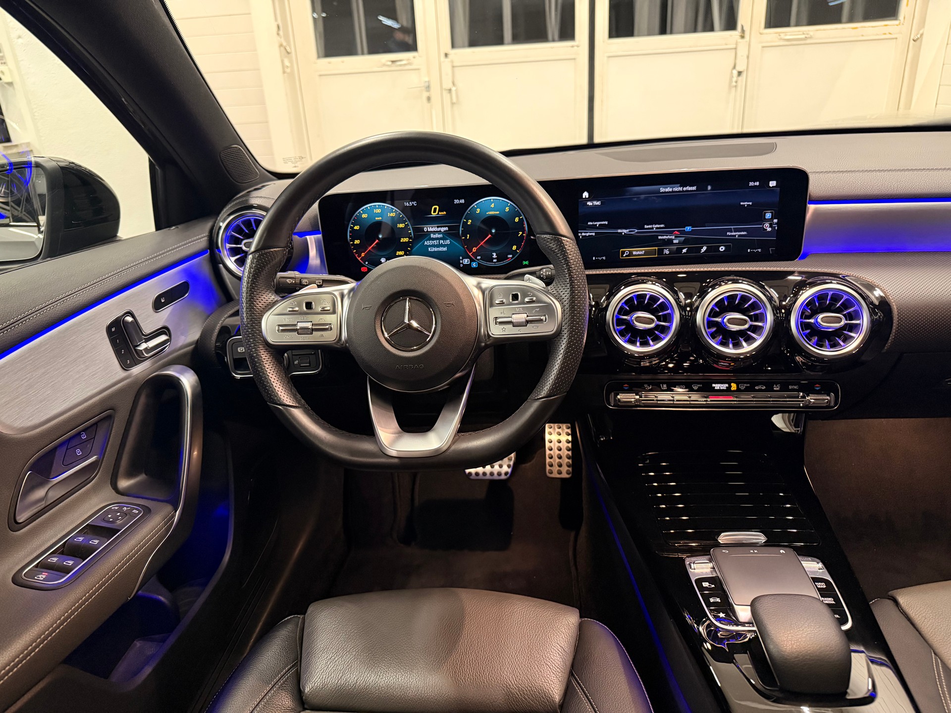 MERCEDES-BENZ A 250 AMG Line 7G-DCT-image-11