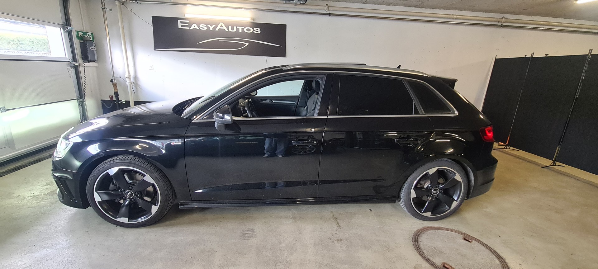 AUDI A3 Sportback 1.8 TFSI Ambiente quattro S-tronic-image-3