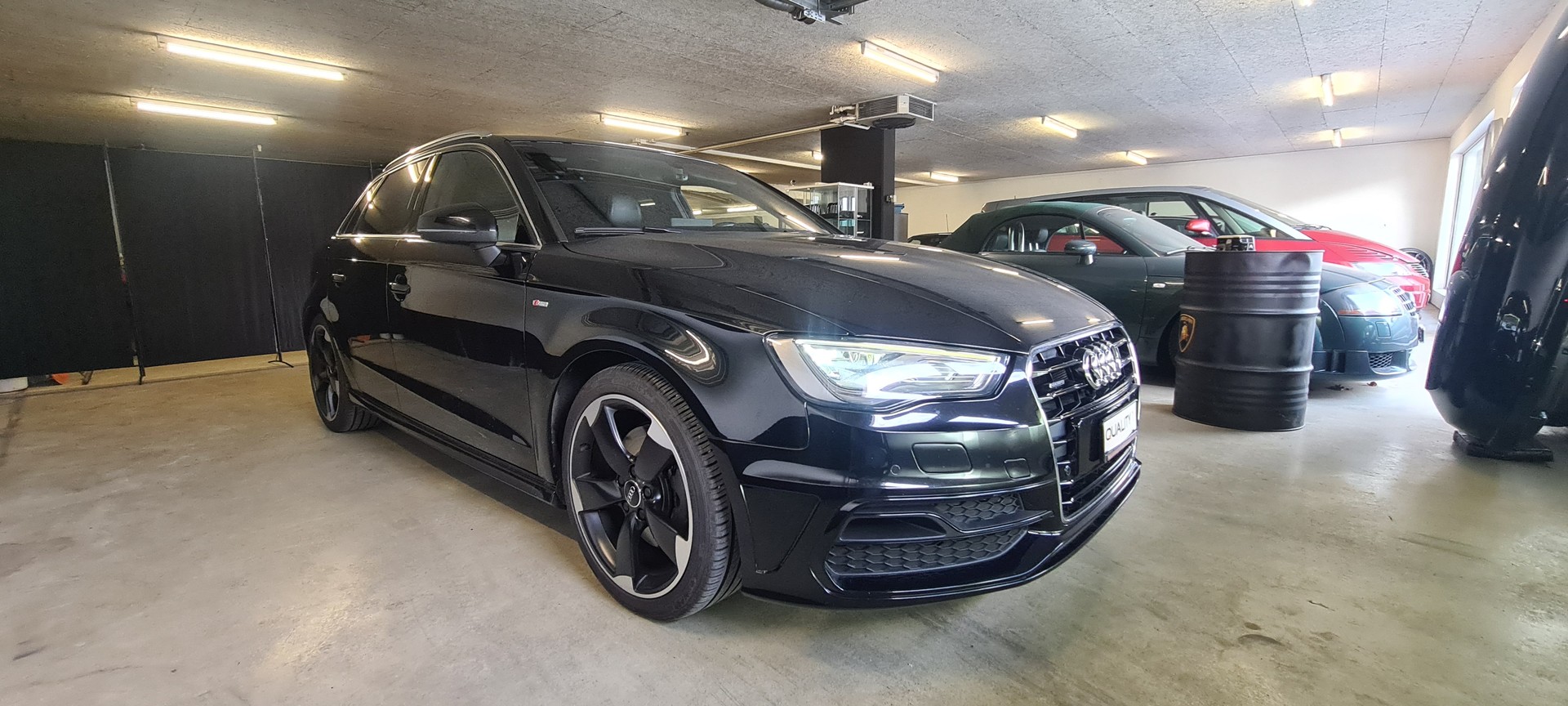 AUDI A3 Sportback 1.8 TFSI Ambiente quattro S-tronic-image-2
