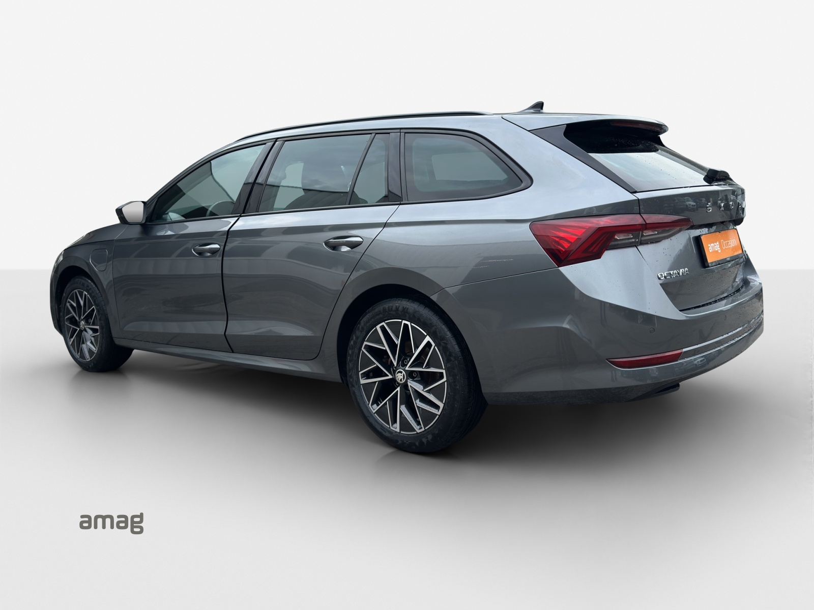 SKODA Octavia Combi 1.4 TSI PHEV DSG Ambition-showroom-element-3