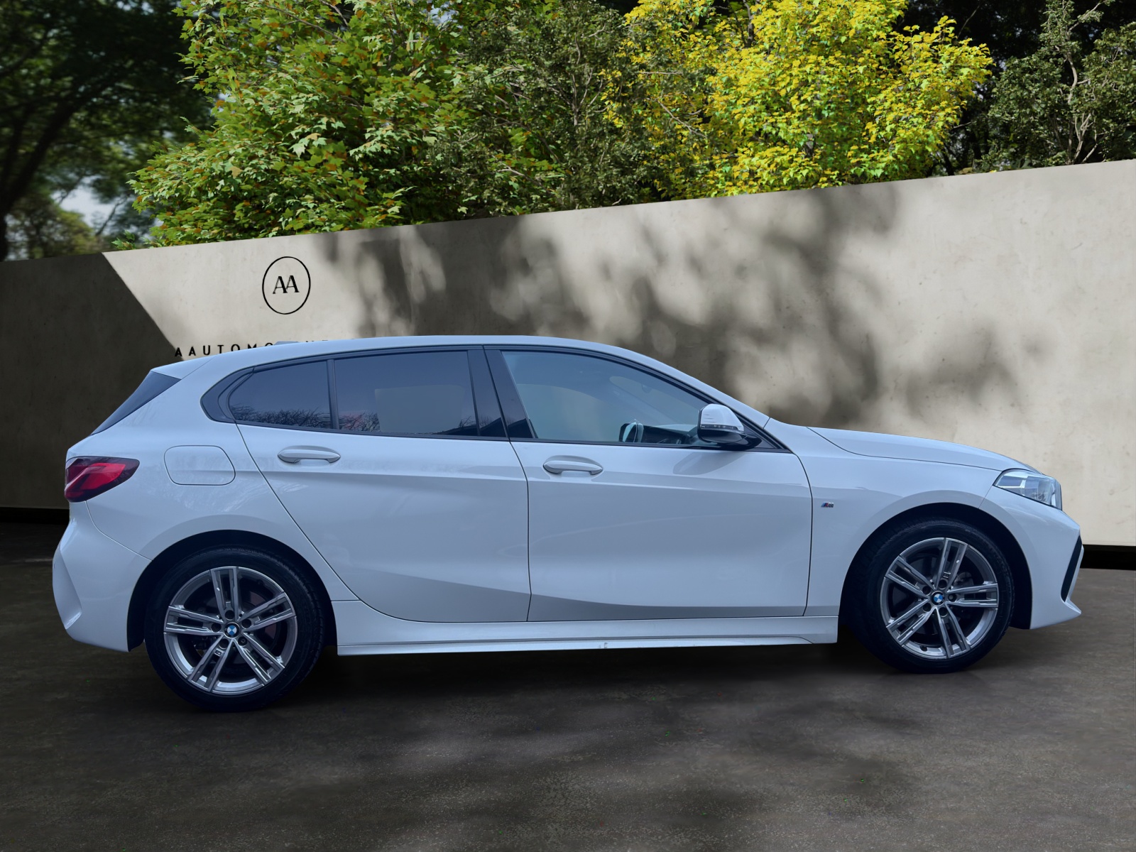 BMW 118i Pure M Sport Steptronic-image-6