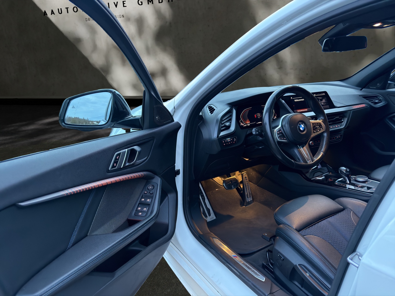 BMW 118i Pure M Sport Steptronic-image-15