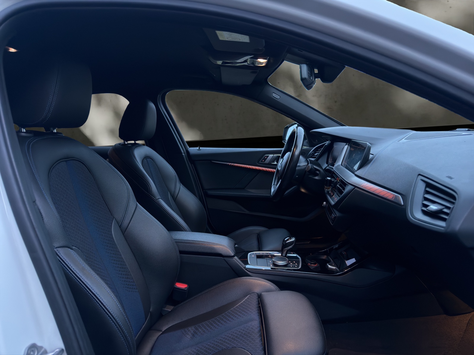 BMW 118i Pure M Sport Steptronic-image-14