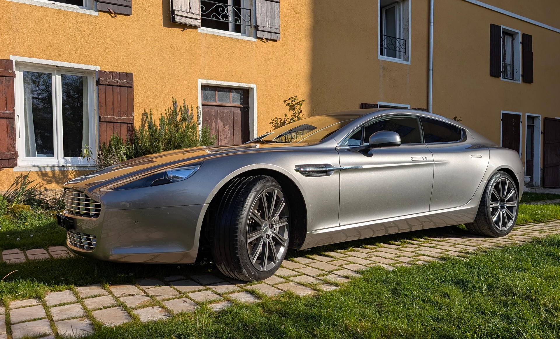 ASTON MARTIN Rapide 5.9 V12 Touchtronic 2